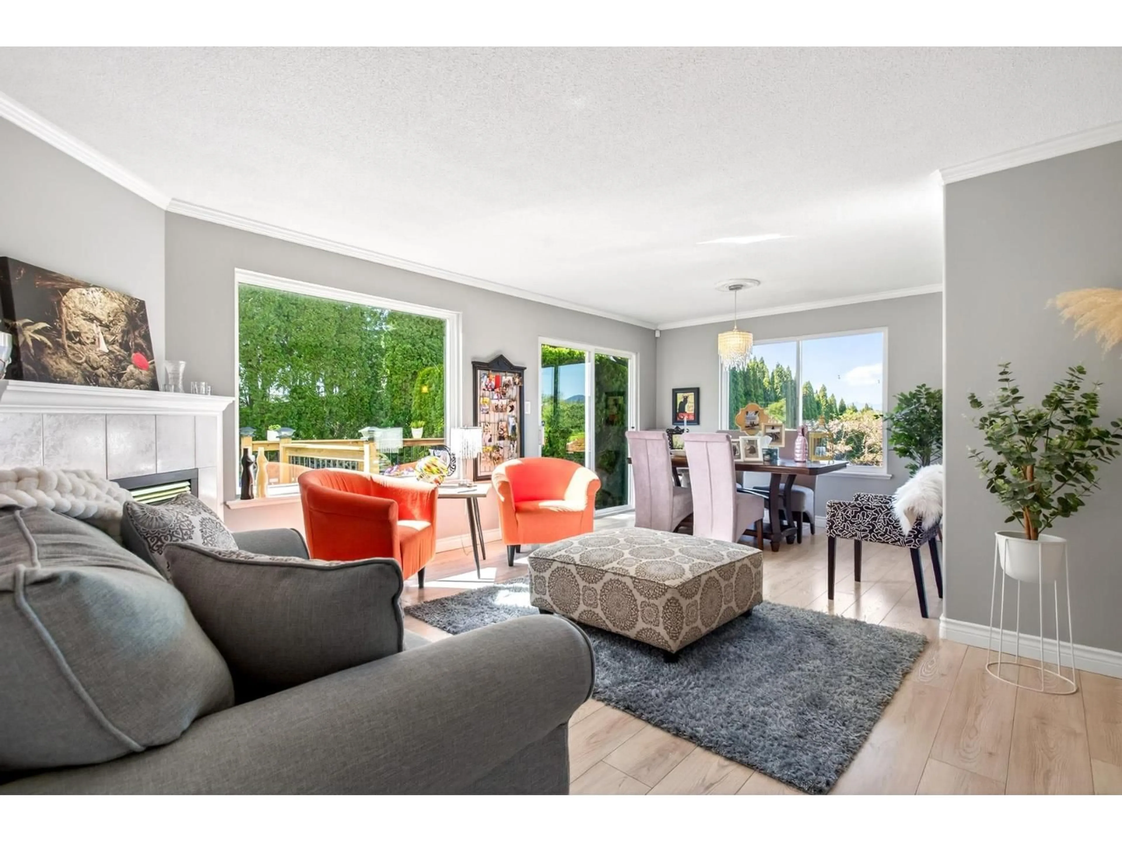 Living room with furniture, unknown for 1 - 34332 MACLURE ROAD, Abbotsford British Columbia V2S7S8