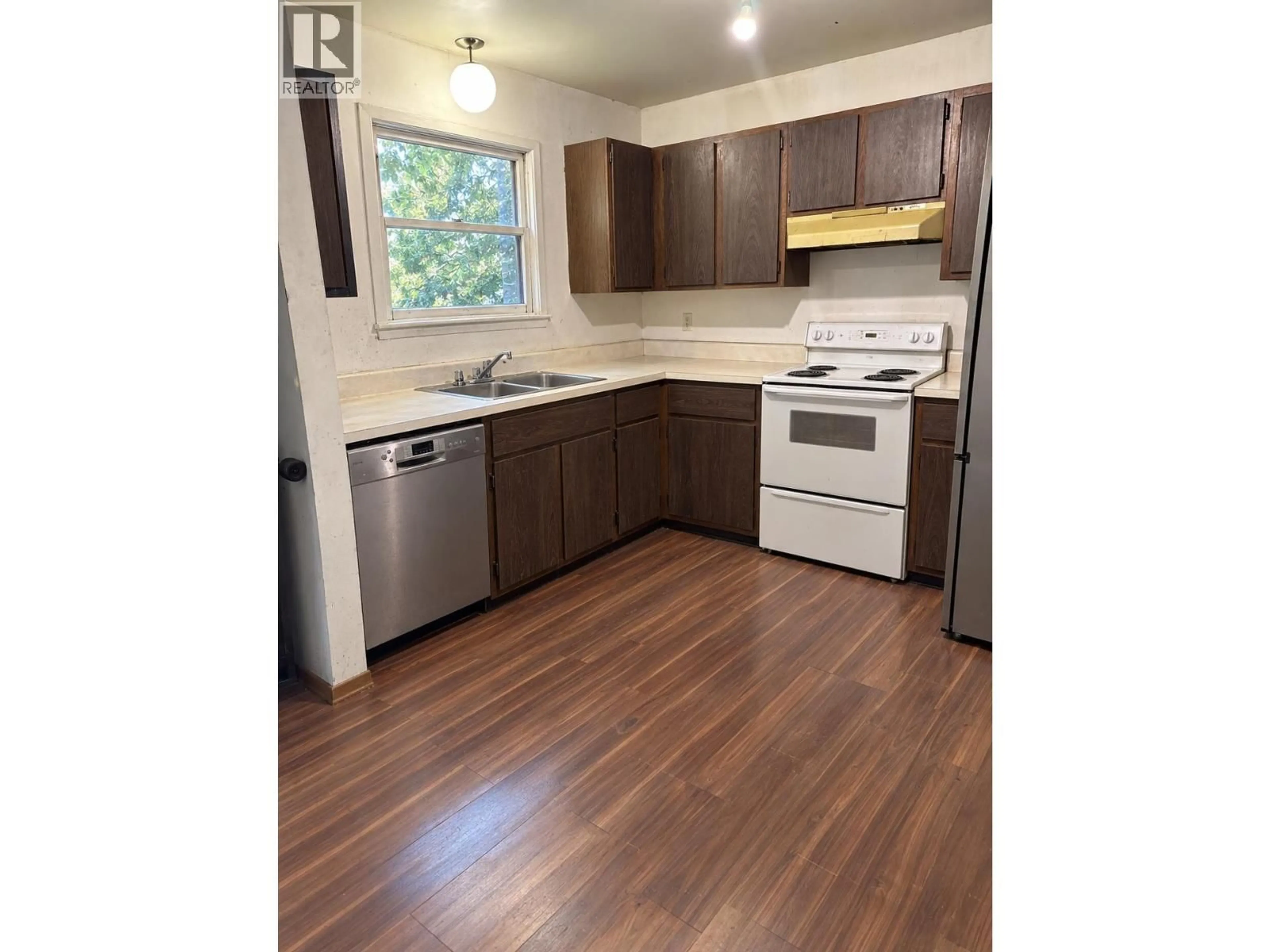 Standard kitchen, wood/laminate floor for 12138 FABER CRESCENT, Maple Ridge British Columbia V2X8A1