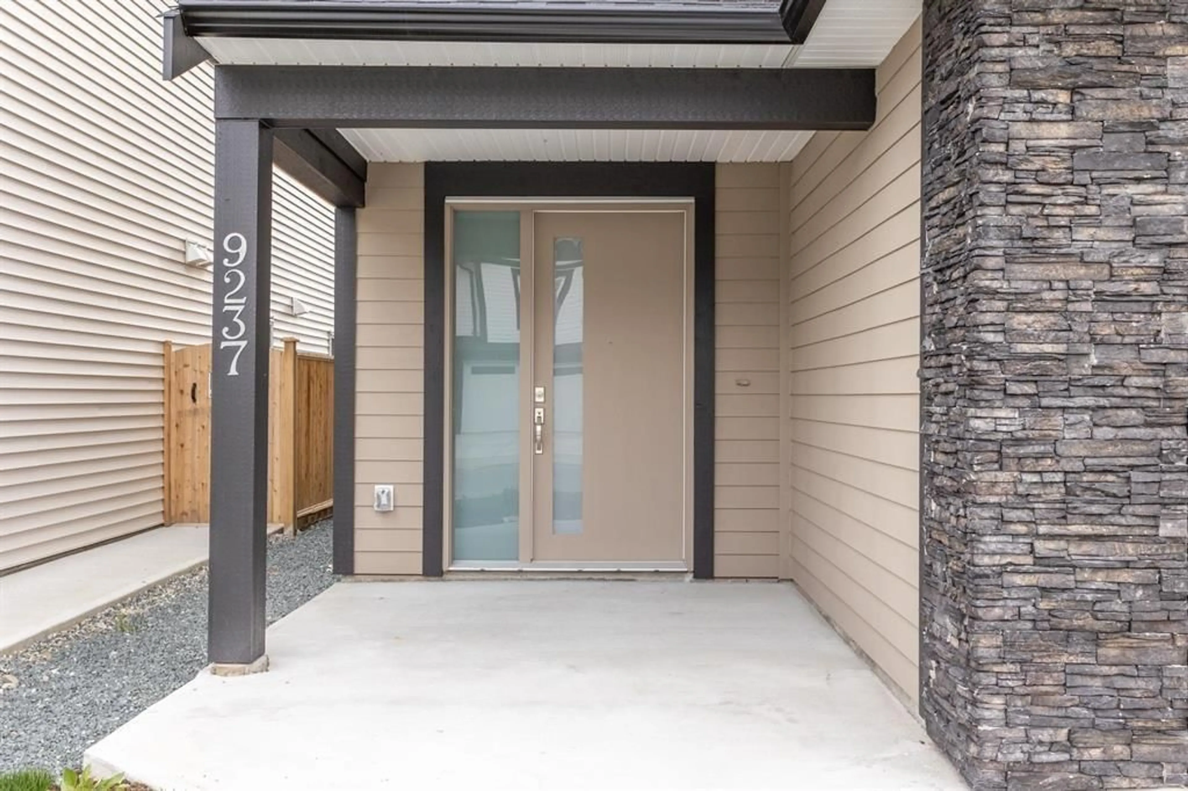 Indoor entryway for 9237 SITKA PLACE, Chilliwack British Columbia V2P8B6