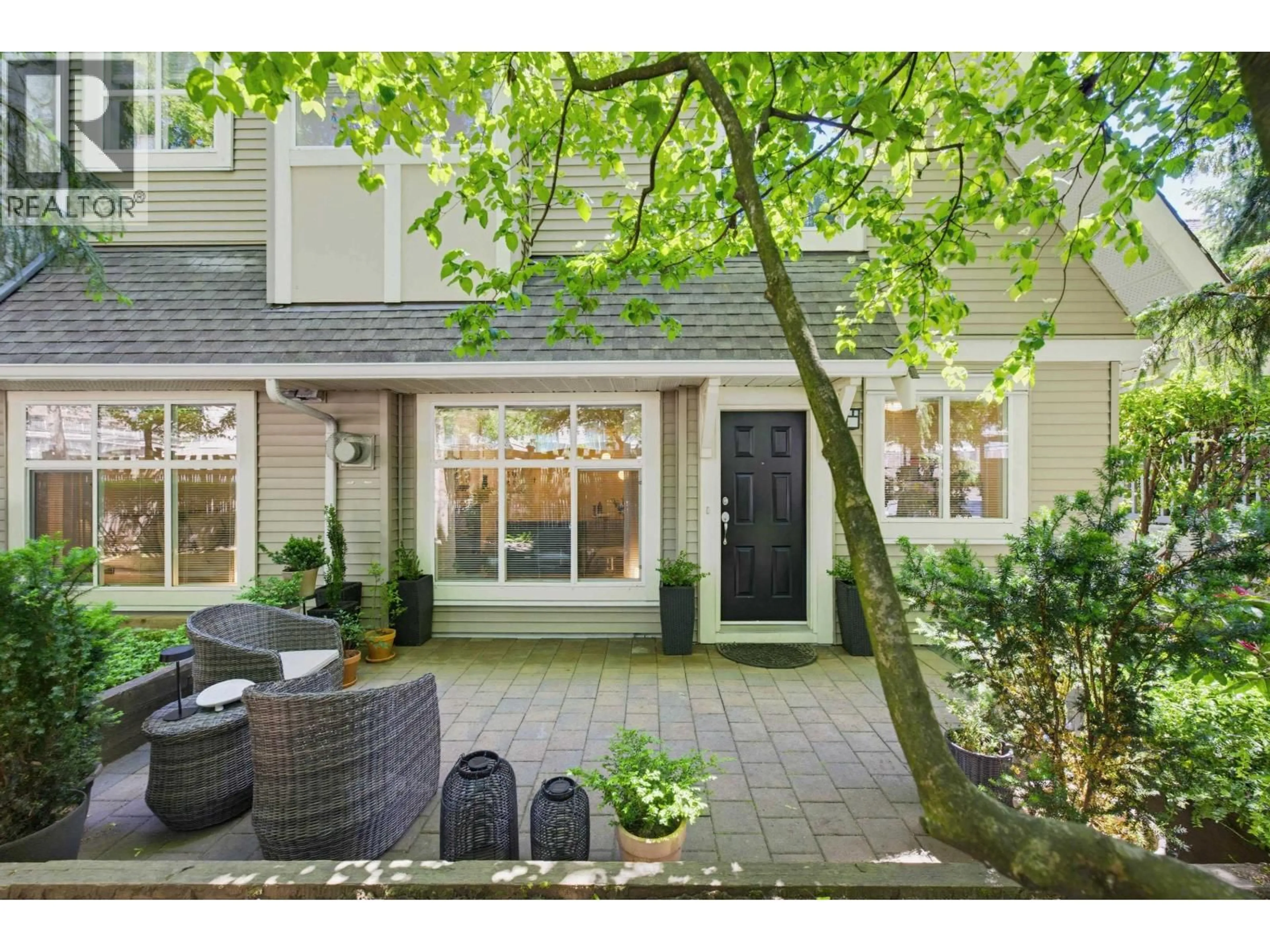 Patio, street for 2 - 1071 LYNN VALLEY ROAD, North Vancouver British Columbia V7J1Z6