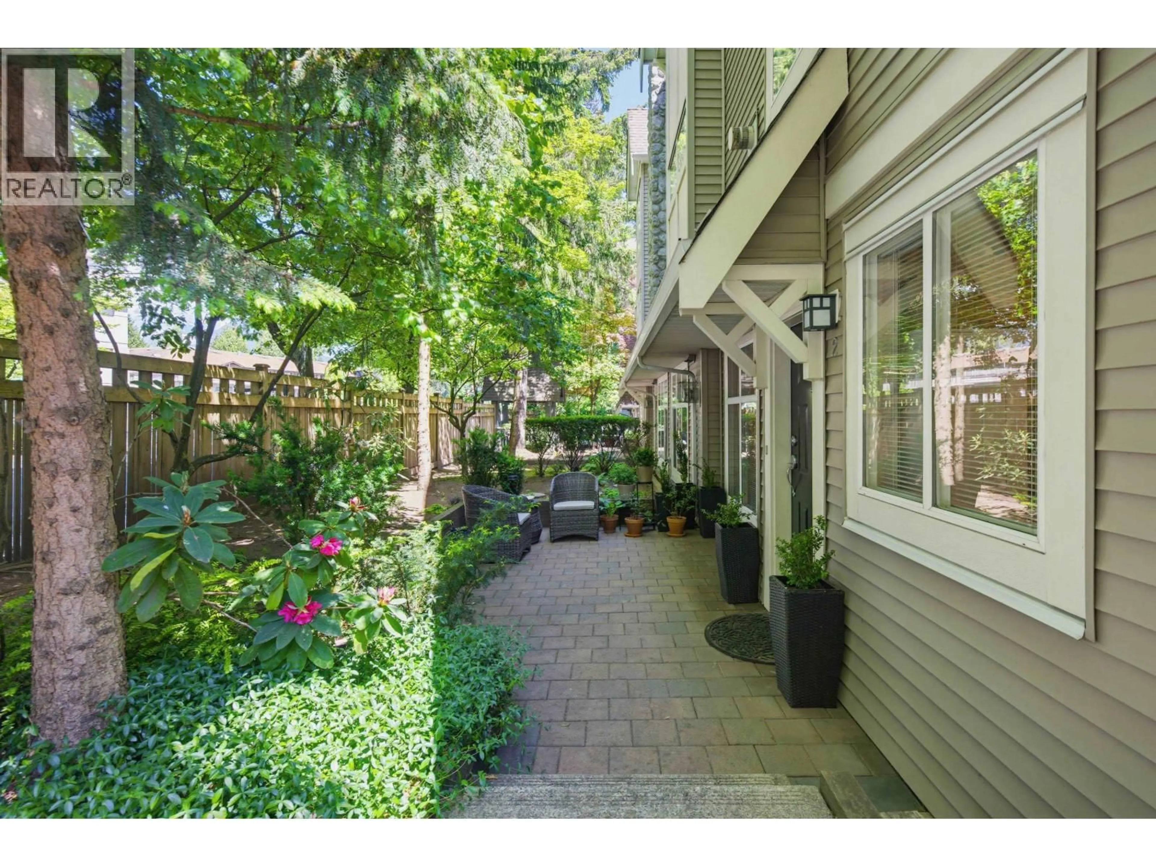 Patio, street for 2 - 1071 LYNN VALLEY ROAD, North Vancouver British Columbia V7J1Z6