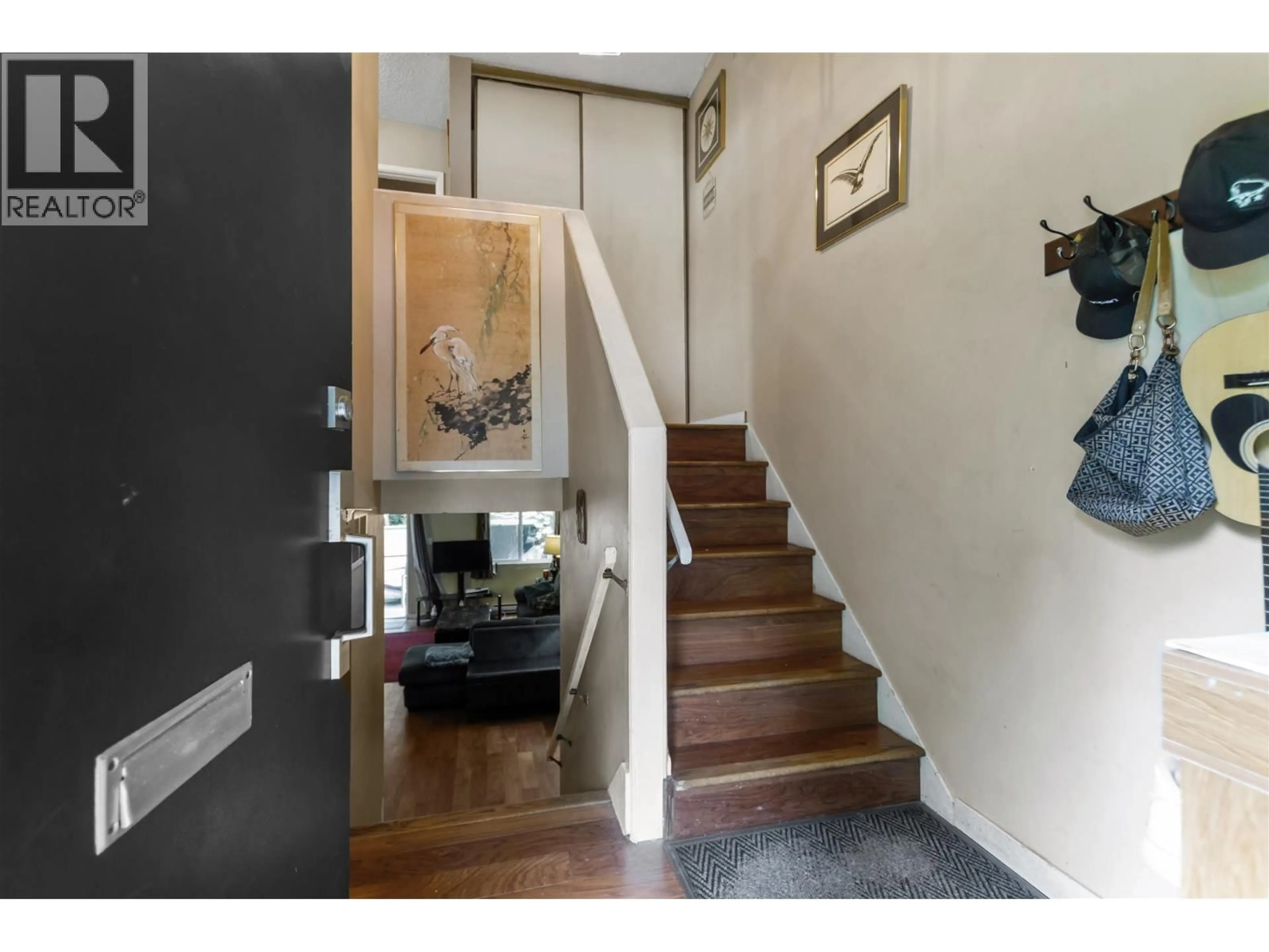 Indoor entryway for 2676 TRETHEWAY DRIVE, Burnaby British Columbia V5B4R8