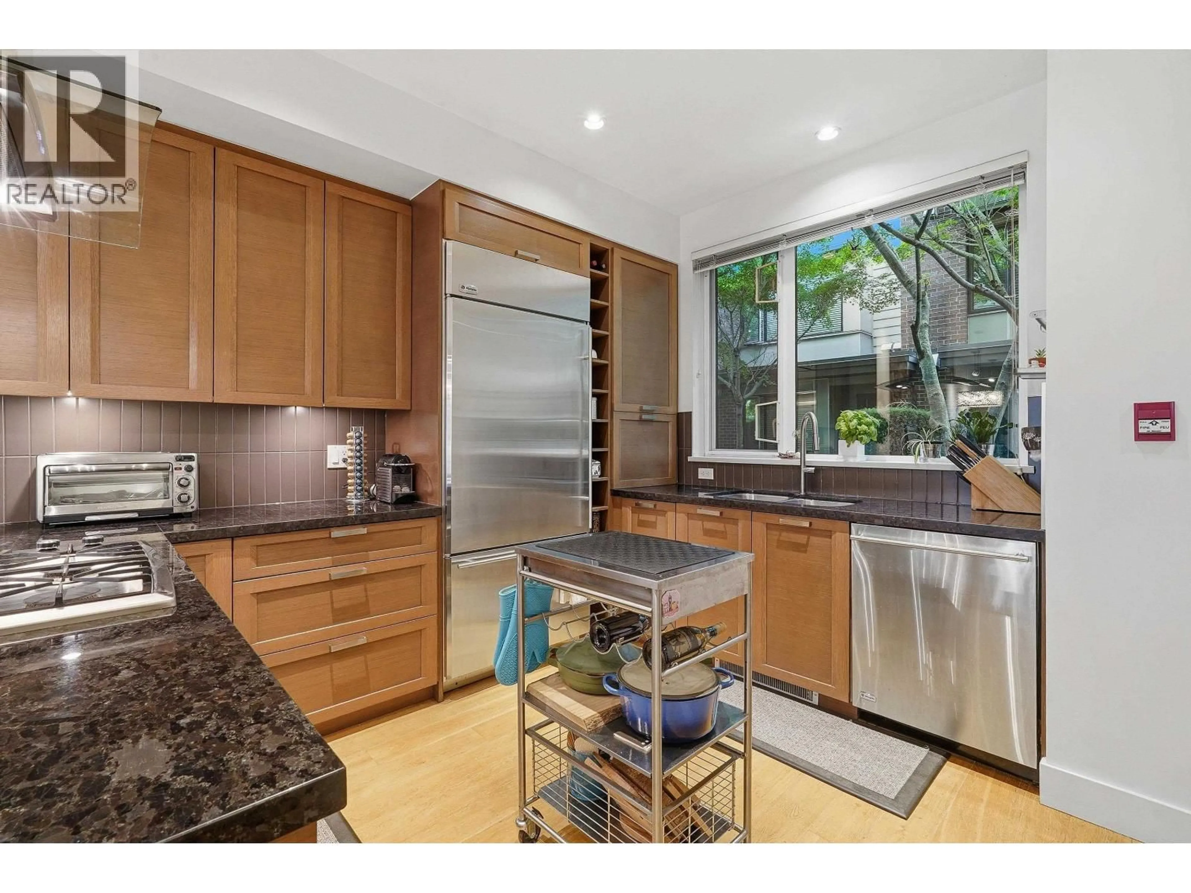 Open concept kitchen, unknown for 27 - 230 SALTER STREET, New Westminster British Columbia V3M0G1