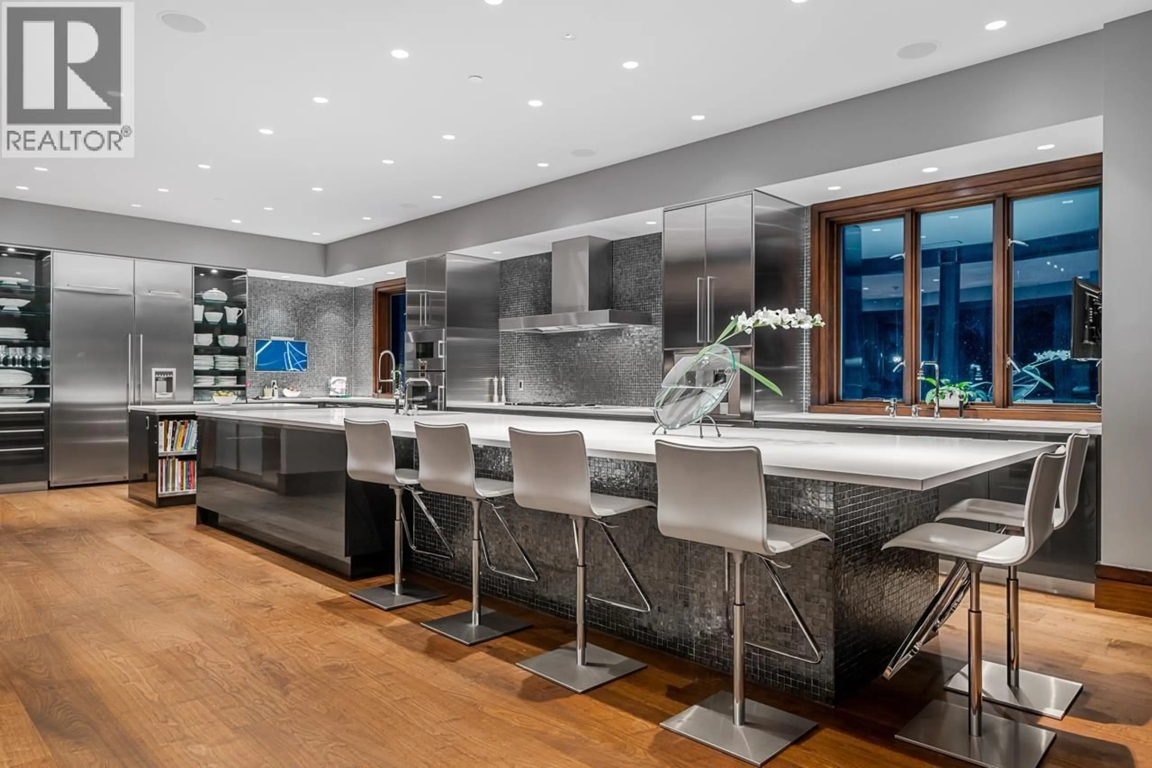 Contemporary kitchen, unknown for 2870 MARINE DRIVE, Vancouver British Columbia V6N3X9