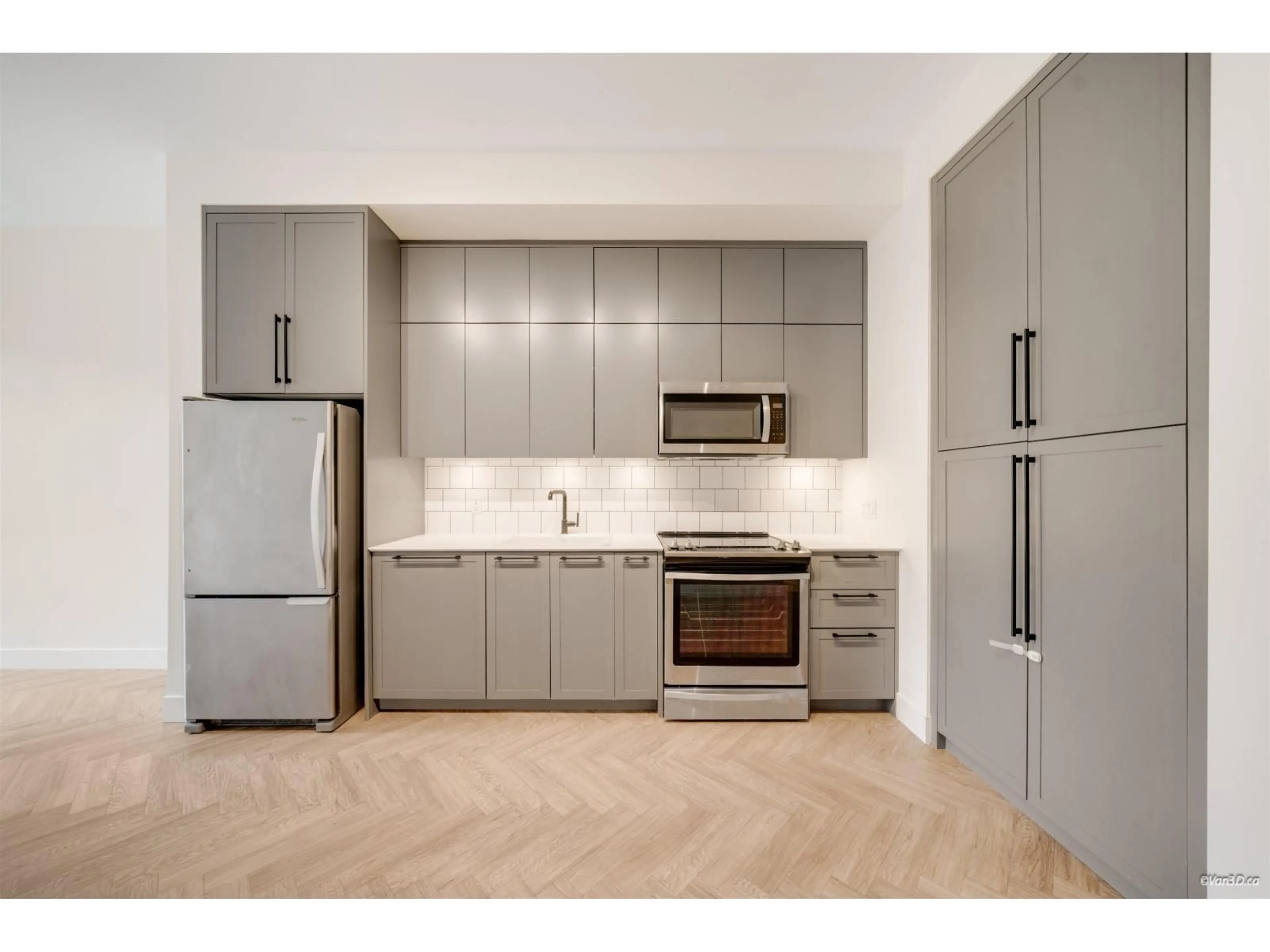 Standard kitchen, unknown for 114 - 10168 149 STREET, Surrey British Columbia V3R0E9