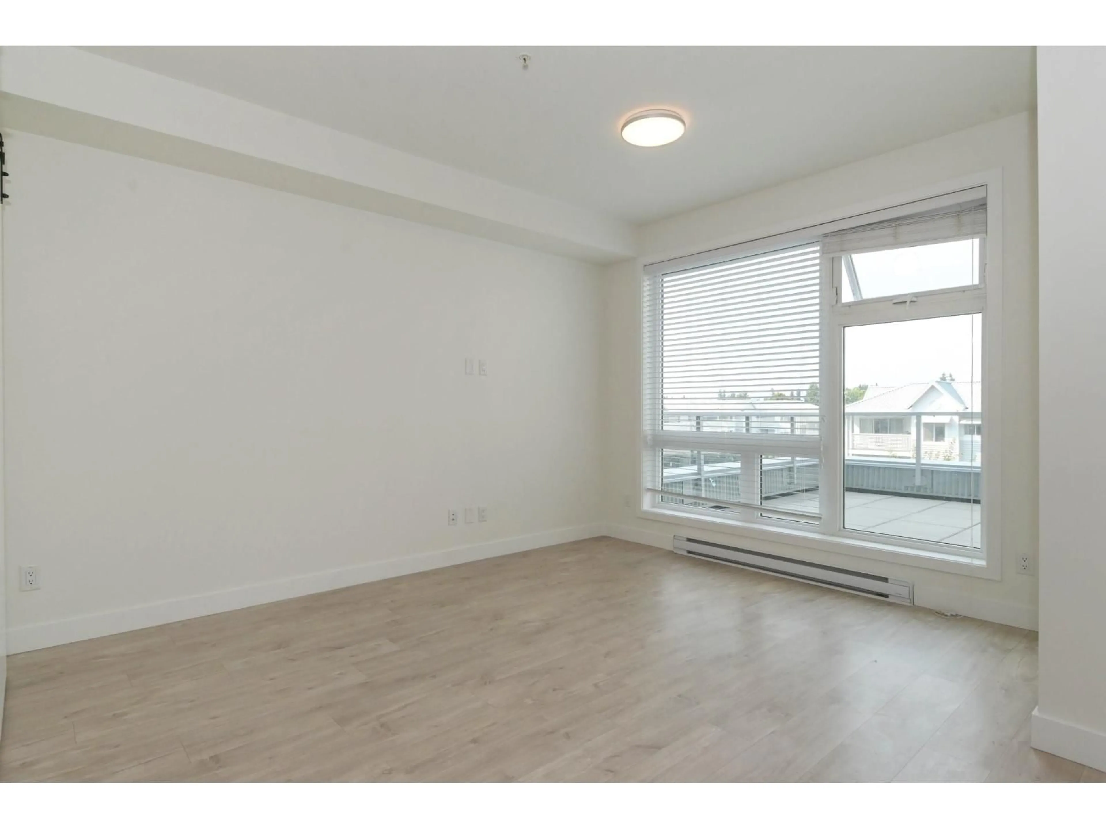 A pic of a room for 313 - 32838 LANDEAU PLACE, Abbotsford British Columbia V2S0M6