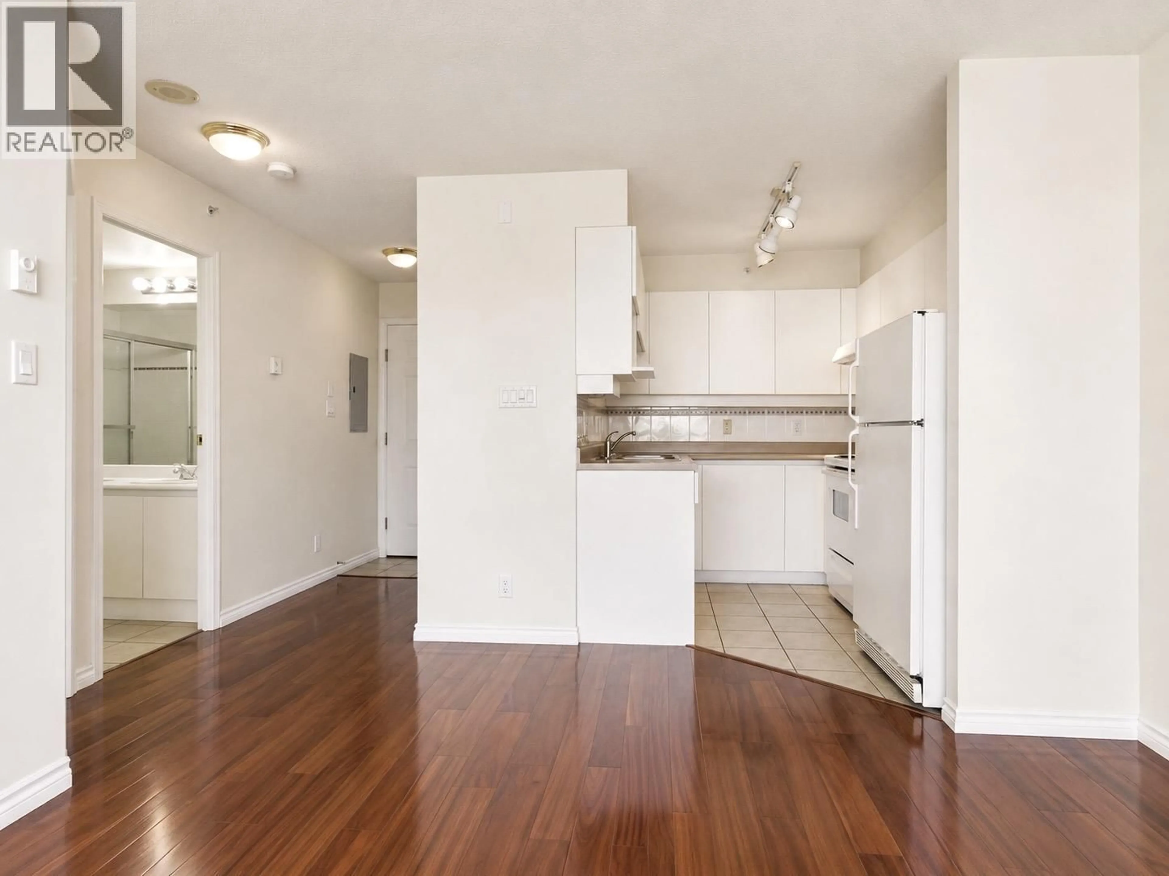 Standard kitchen, wood/laminate floor for 1102 - 8297 SABA ROAD, Richmond British Columbia V6Y4B5