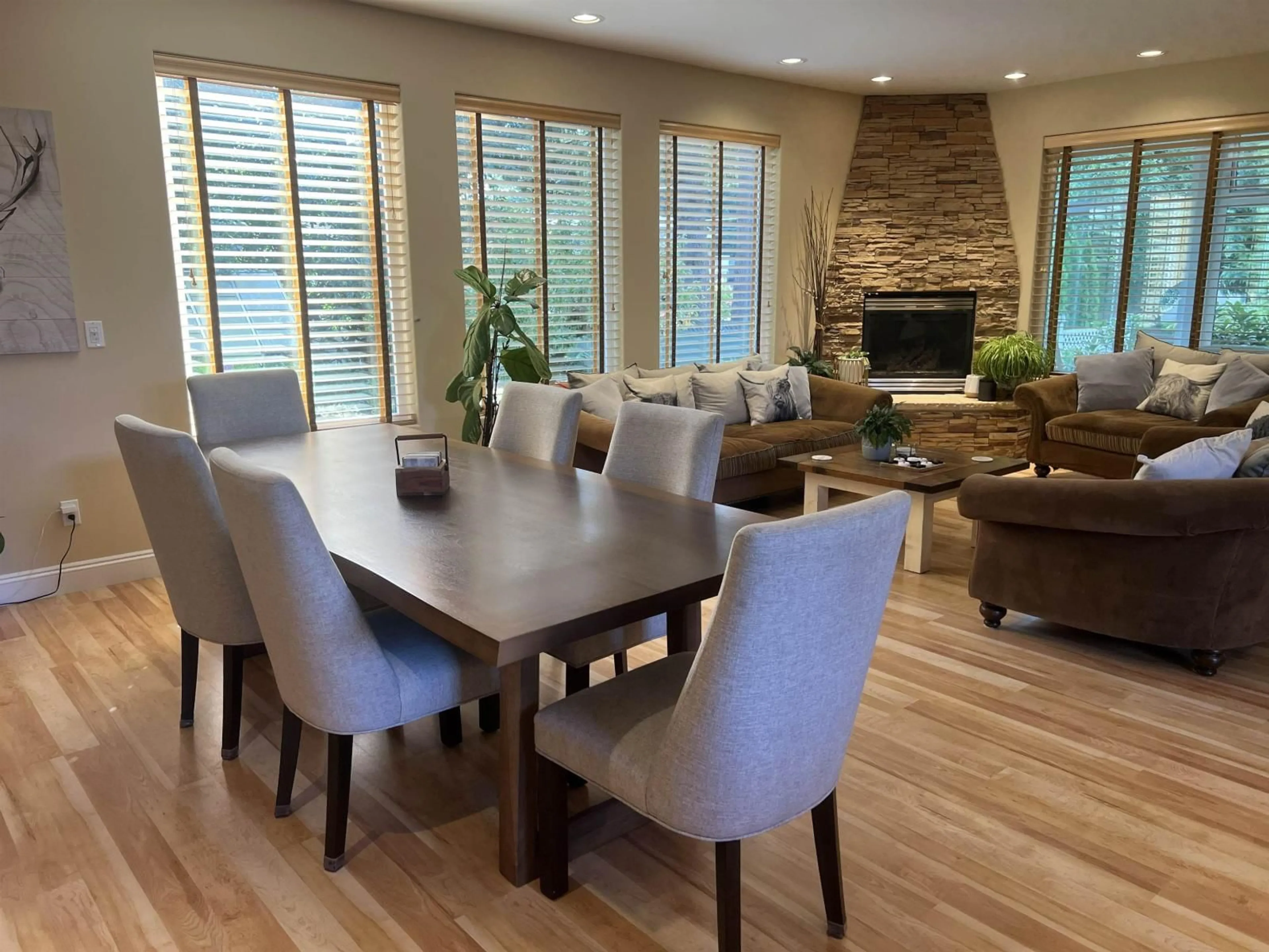 Dining room, wood/laminate floor for 9478 STANLEY STREET, Chilliwack British Columbia V2P3Y1