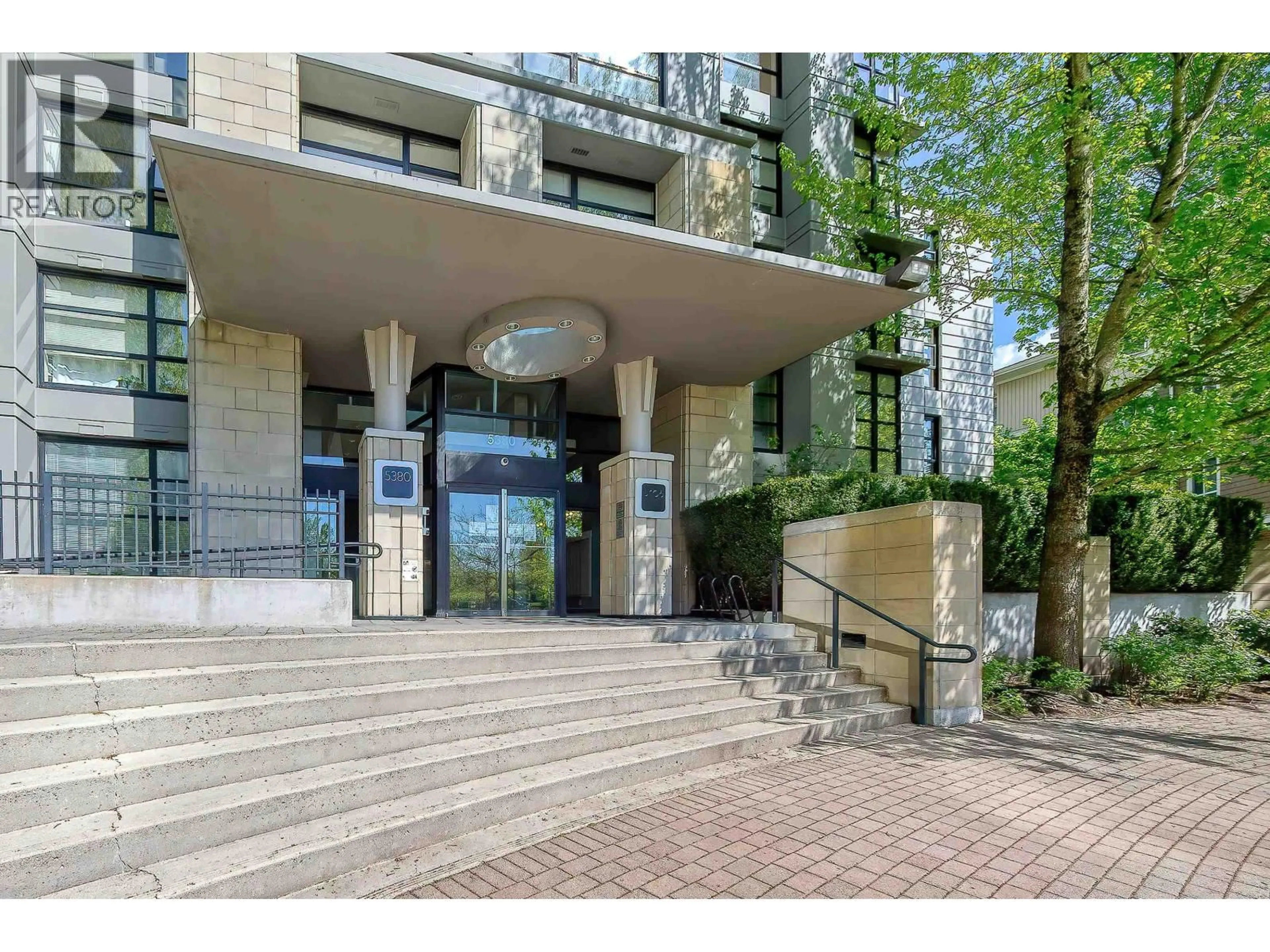 Indoor foyer for 2009 - 5380 OBEN STREET, Vancouver British Columbia V5R6H7