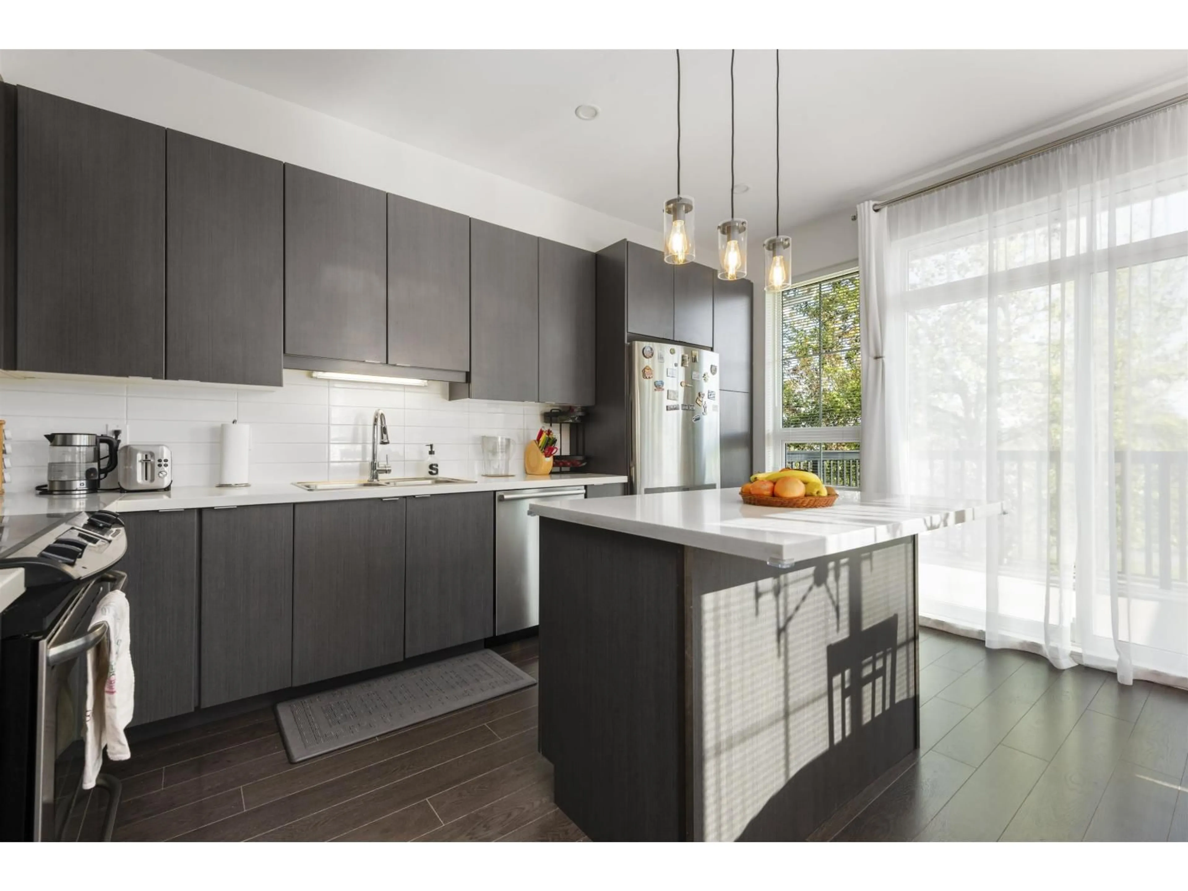 Open concept kitchen, unknown for 1 - 19505 68A AVENUE, Surrey British Columbia V4N6K3