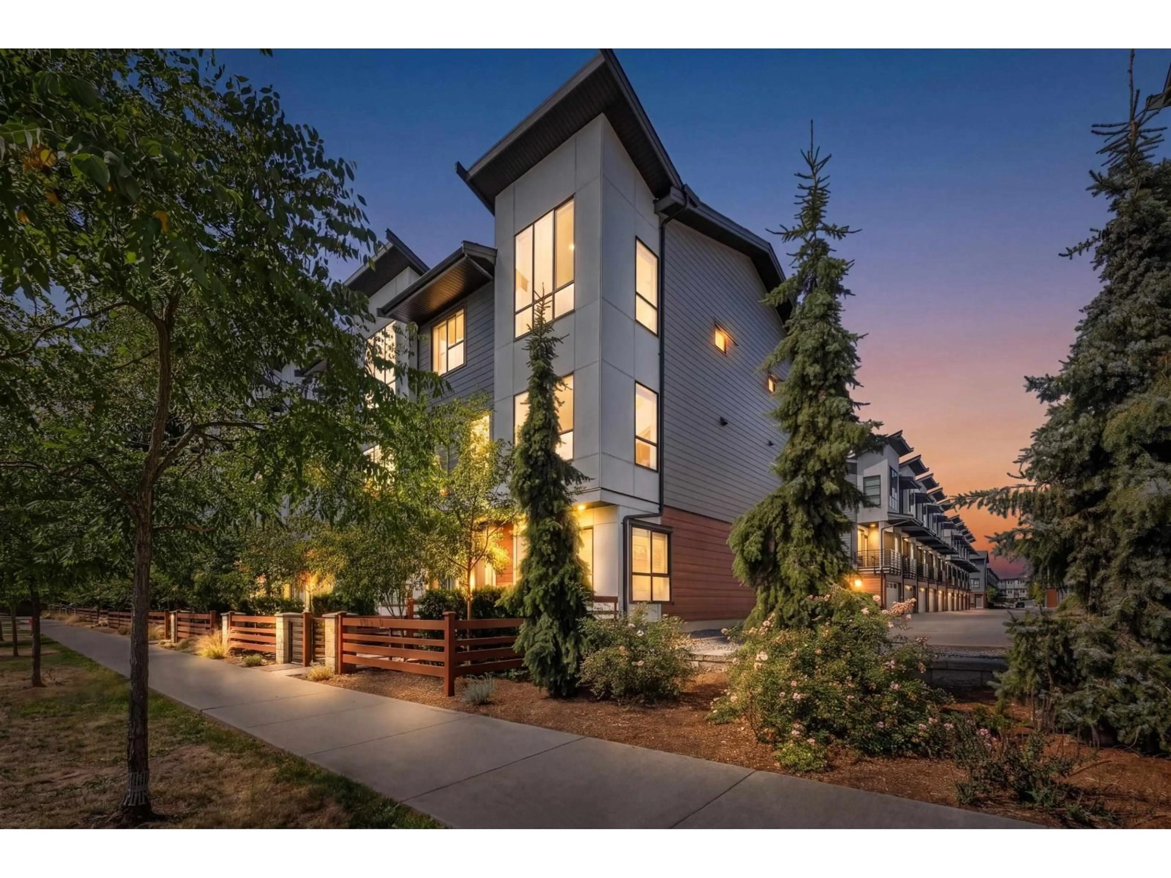 Home with brick exterior material, street for 10 - 7177 194A STREET, Surrey British Columbia V4N6V6