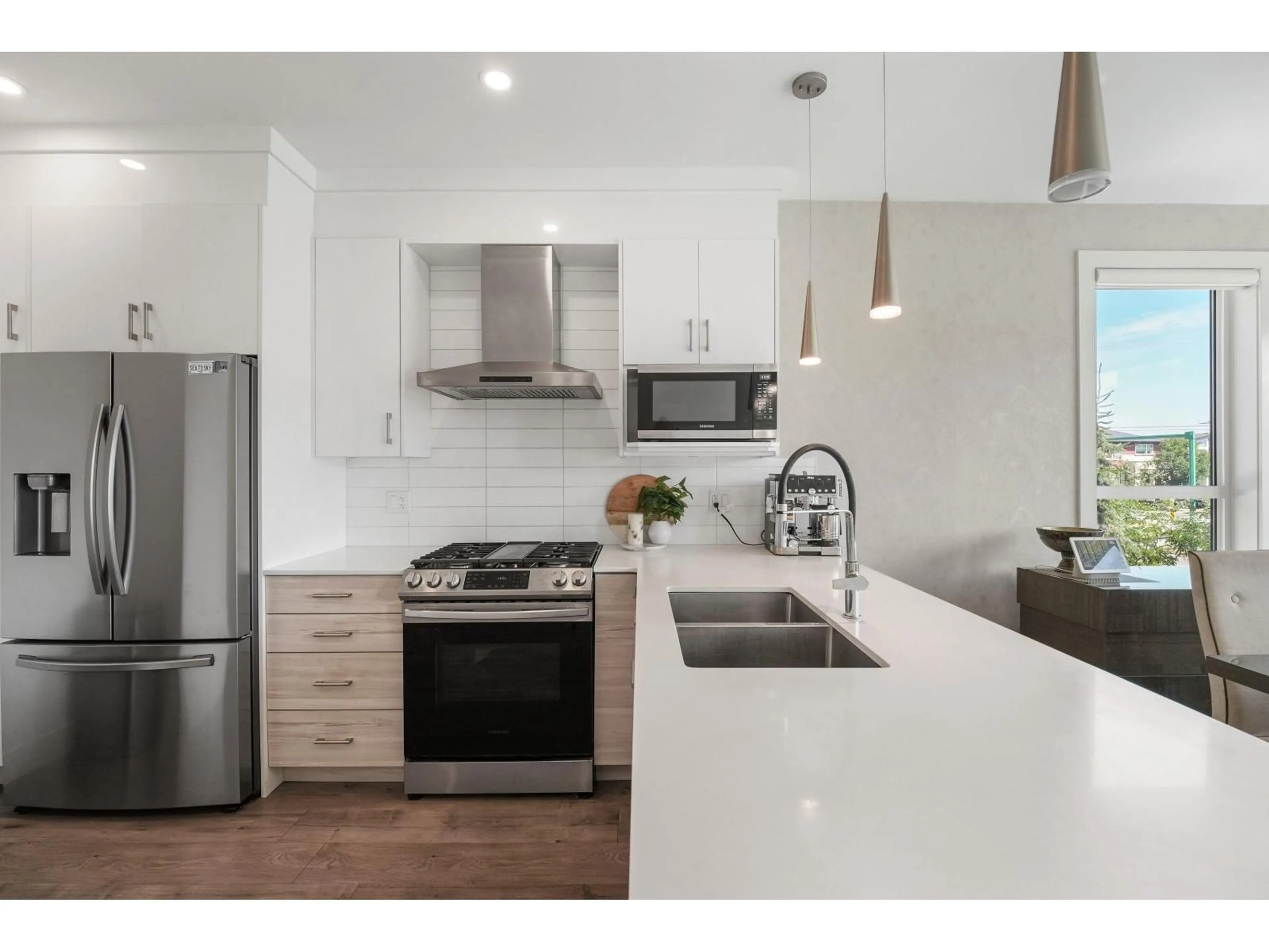 Open concept kitchen, unknown for 10 - 7177 194A STREET, Surrey British Columbia V4N6V6
