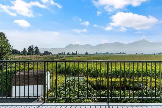 46702 ARBUTUS AVENUE, Chilliwack 2
