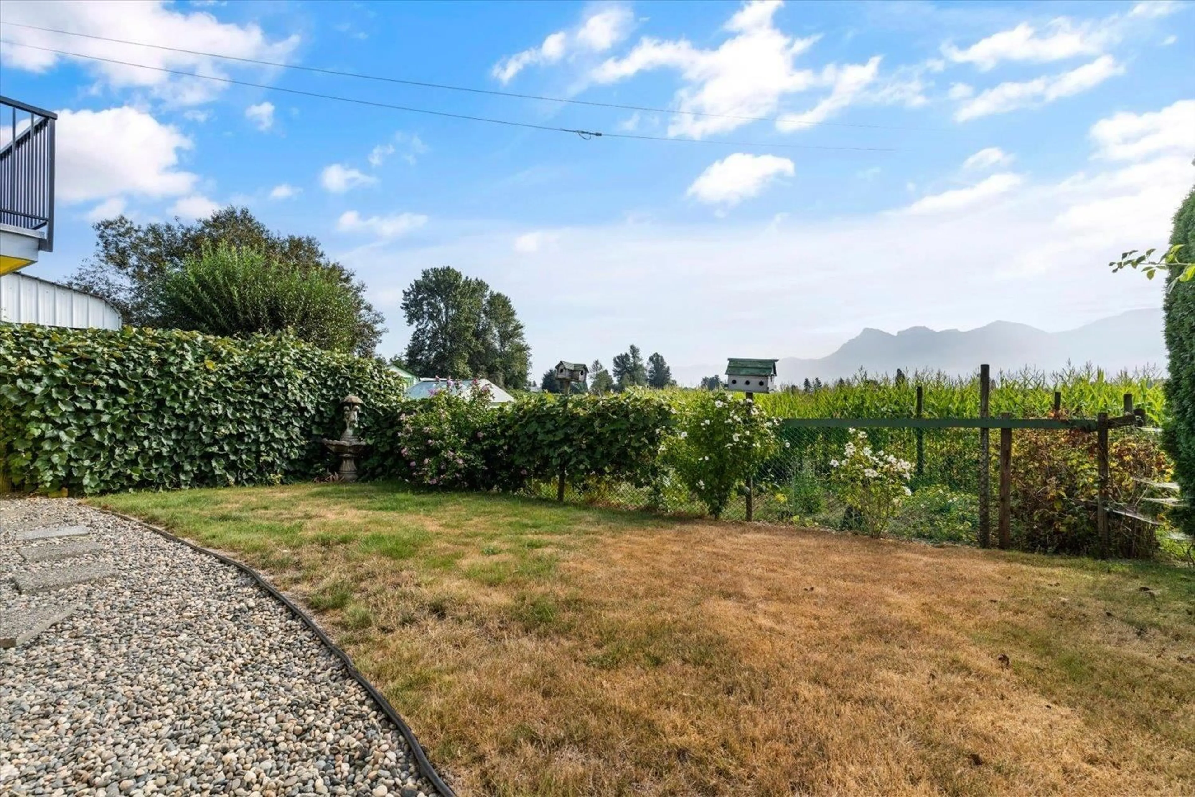 A pic from outside/outdoor area/front of a property/back of a property/a pic from drone, mountain view for 46702 ARBUTUS AVENUE, Chilliwack British Columbia V2P6P4