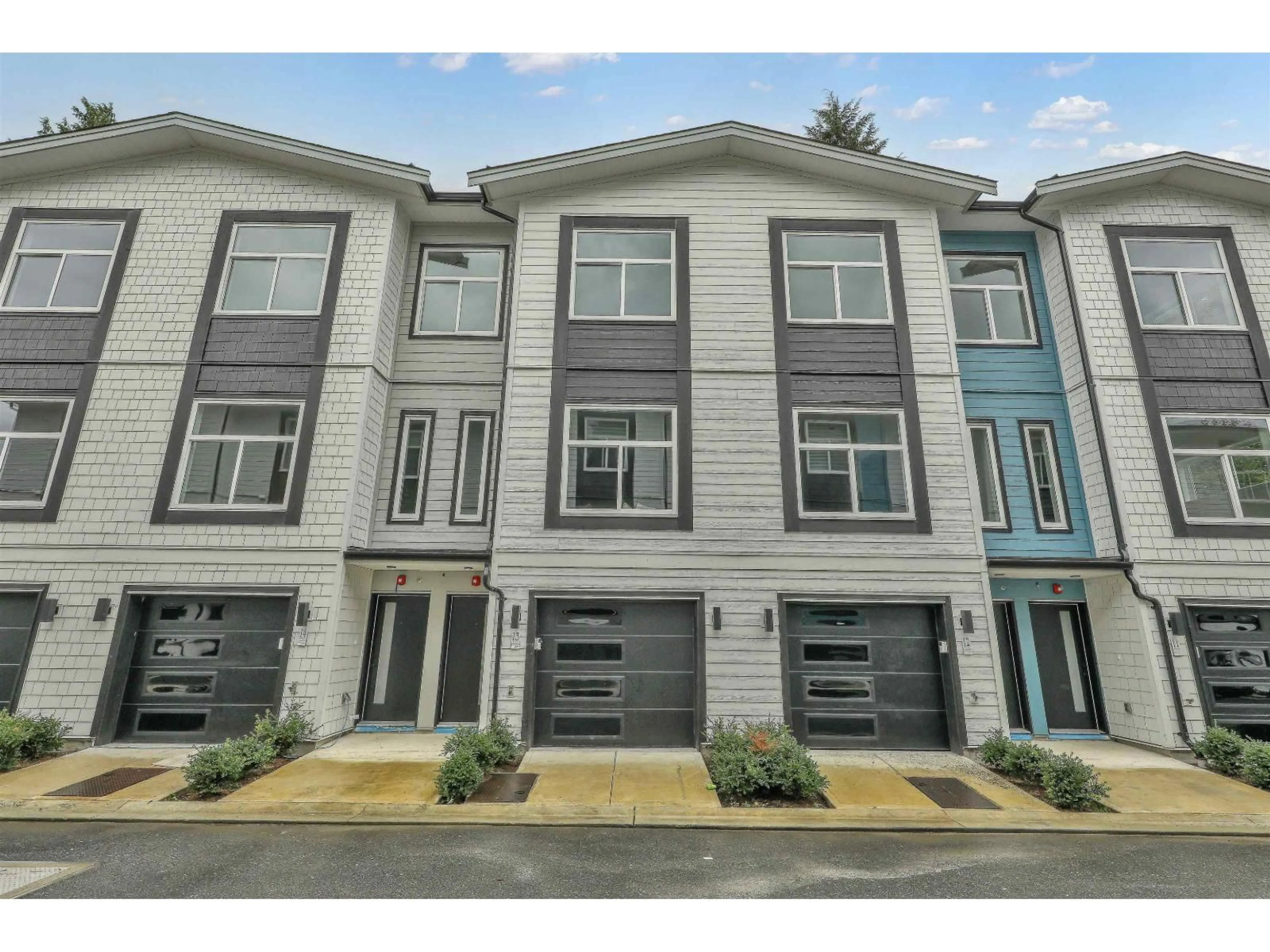 Home with vinyl exterior material, street for 13 - 8924 CEDAR STREET, Mission British Columbia V4S0G4