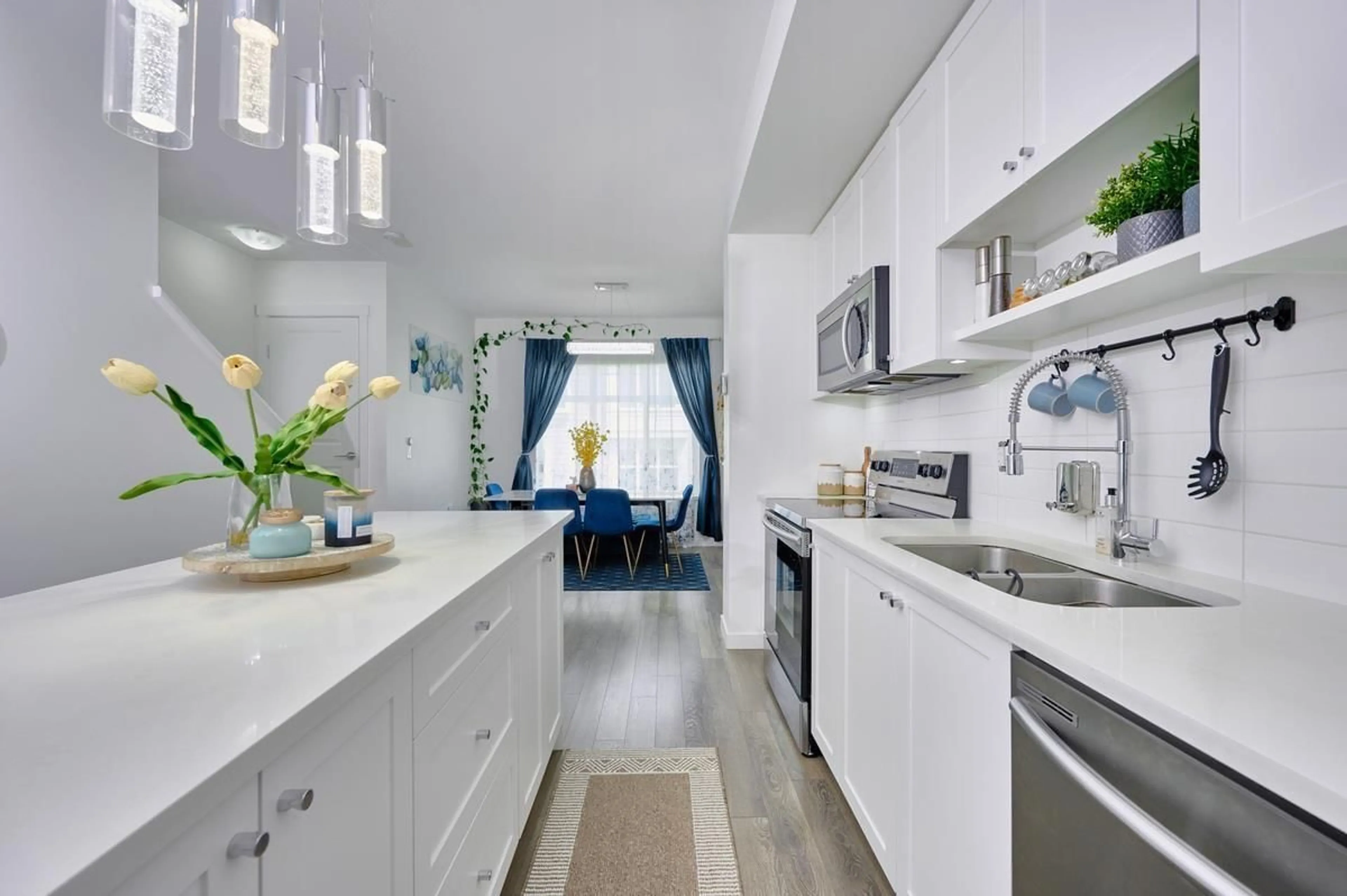 Open concept kitchen, ceramic/tile floor for 39 - 8168 136A STREET, Surrey British Columbia V3W2Z6
