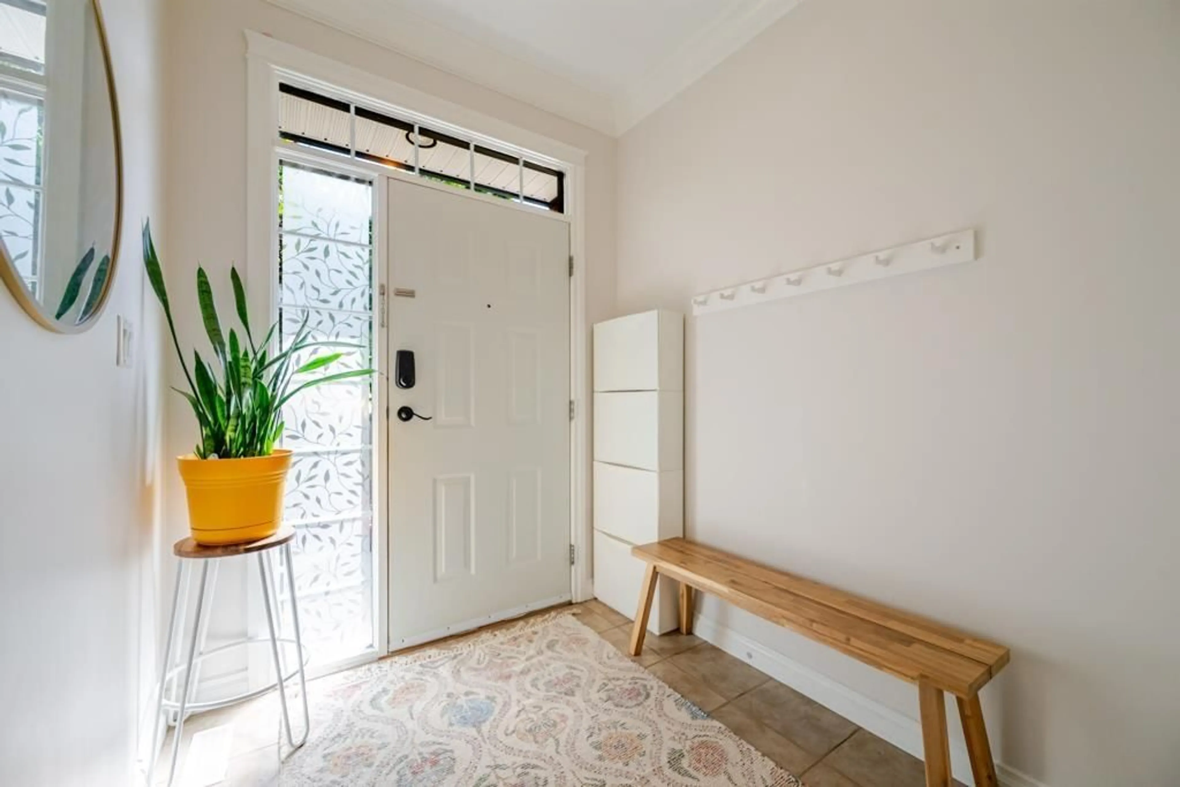 Indoor entryway for 3379 GOLDSTREAM DRIVE, Abbotsford British Columbia V3G3B7