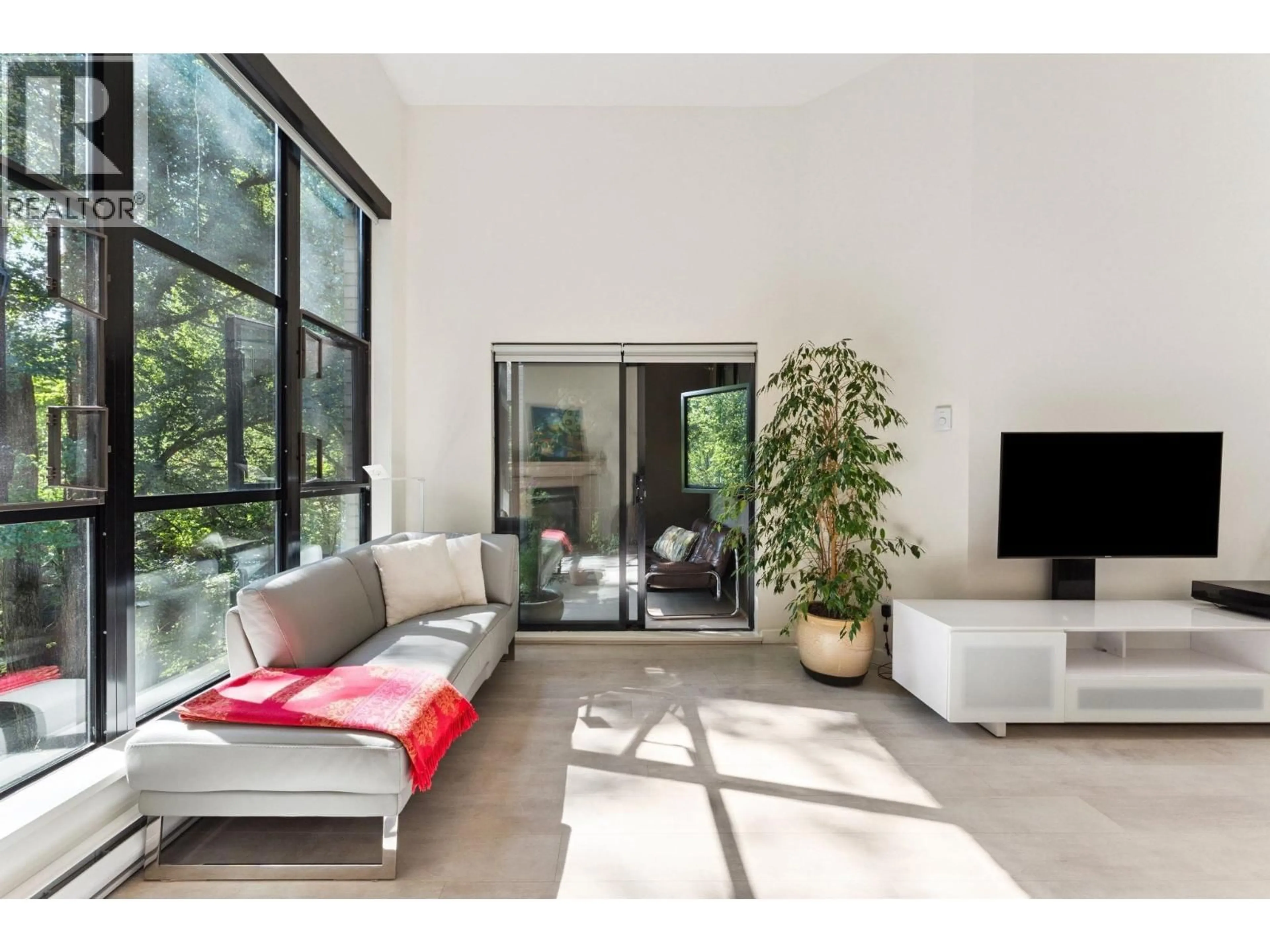 Living room with furniture, unknown for 411 - 2181 10TH AVENUE, Vancouver British Columbia V6K2H7