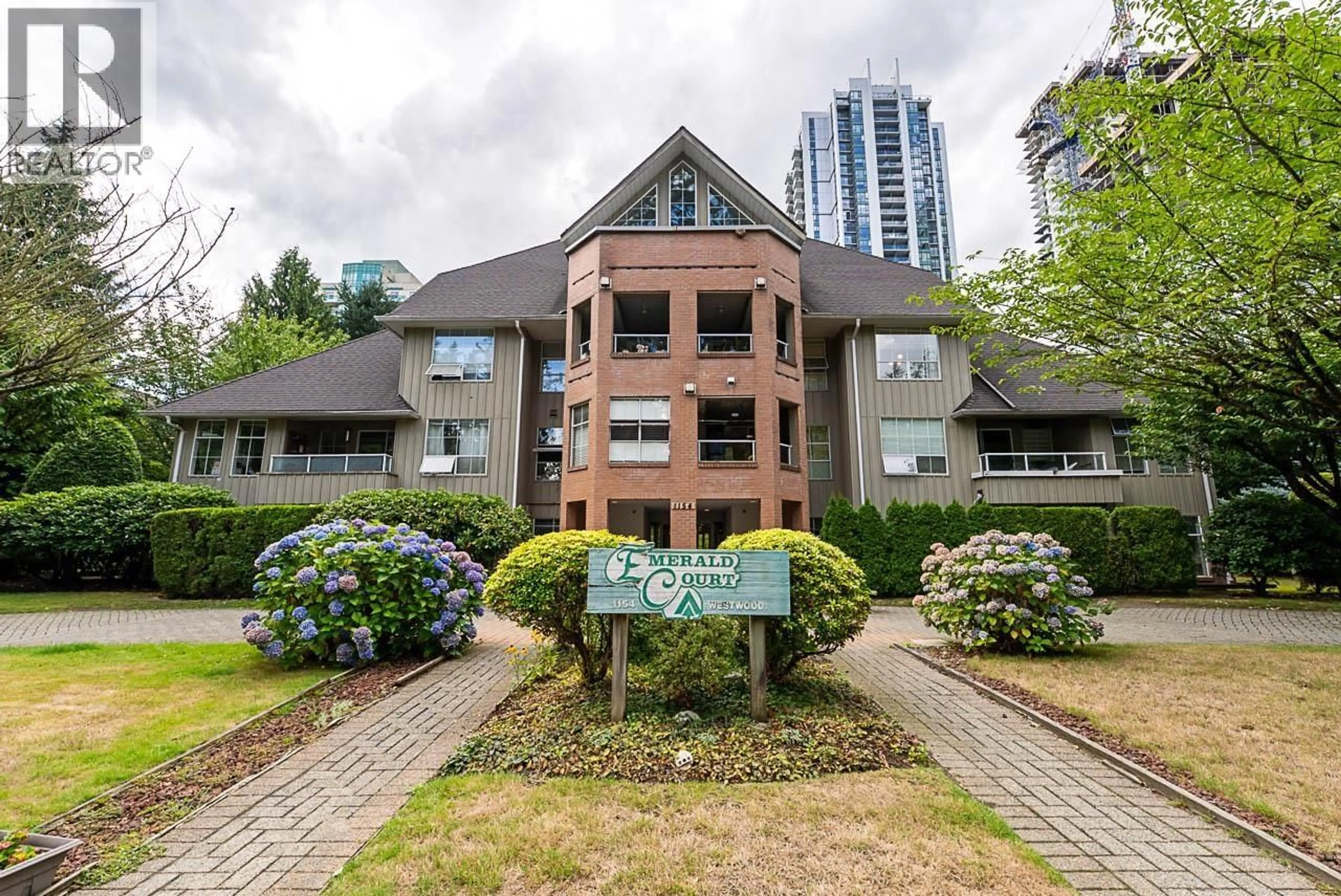 Patio, water/lake/river/ocean view for 206 - 1154 WESTWOOD STREET, Coquitlam British Columbia V3B7J1