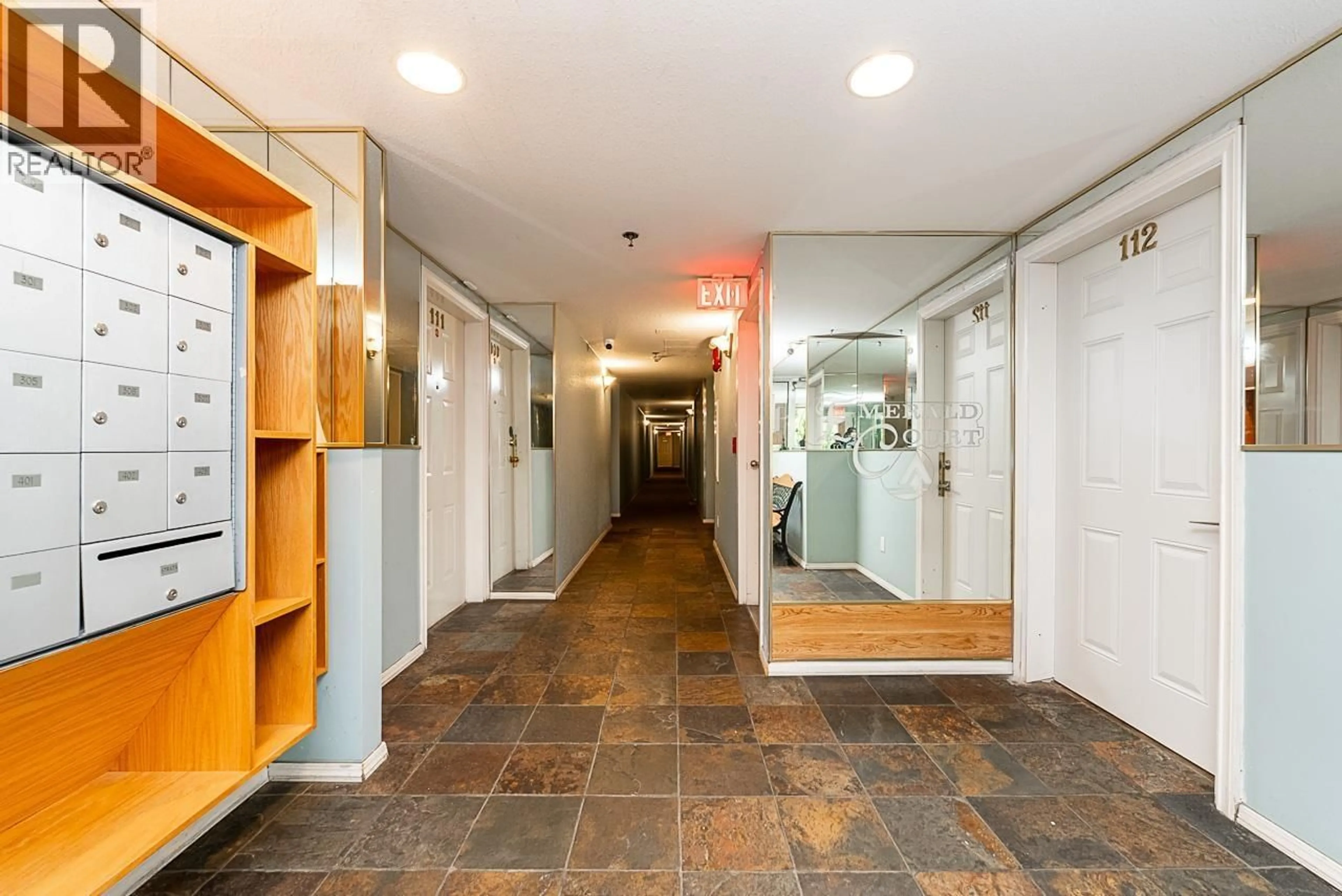 Indoor foyer for 206 - 1154 WESTWOOD STREET, Coquitlam British Columbia V3B7J1