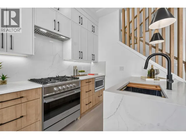 2 - 3271 GEORGIA STREET, Vancouver 5