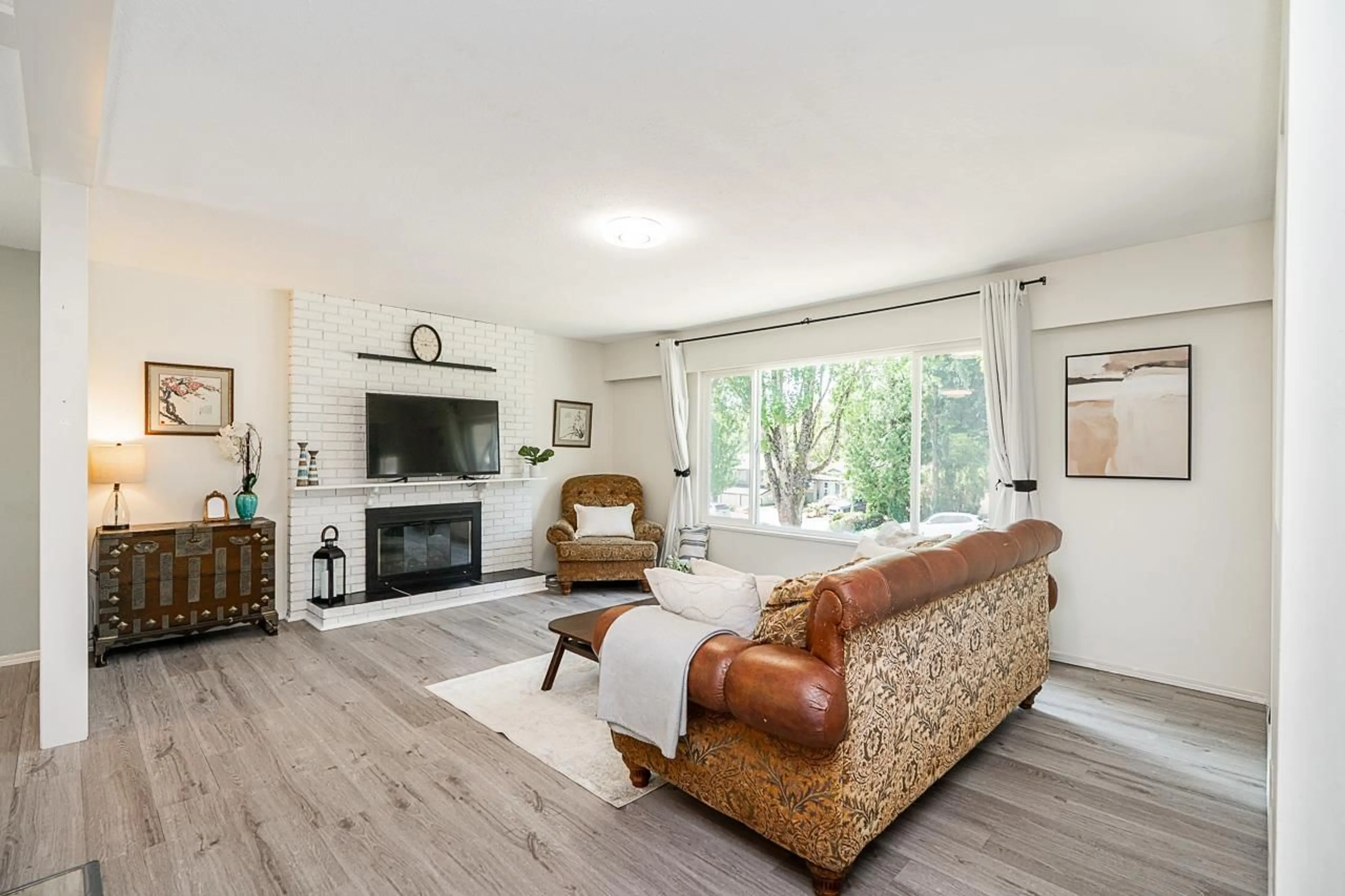 Living room with furniture, unknown for 6250 171 STREET, Surrey British Columbia V3S5S2