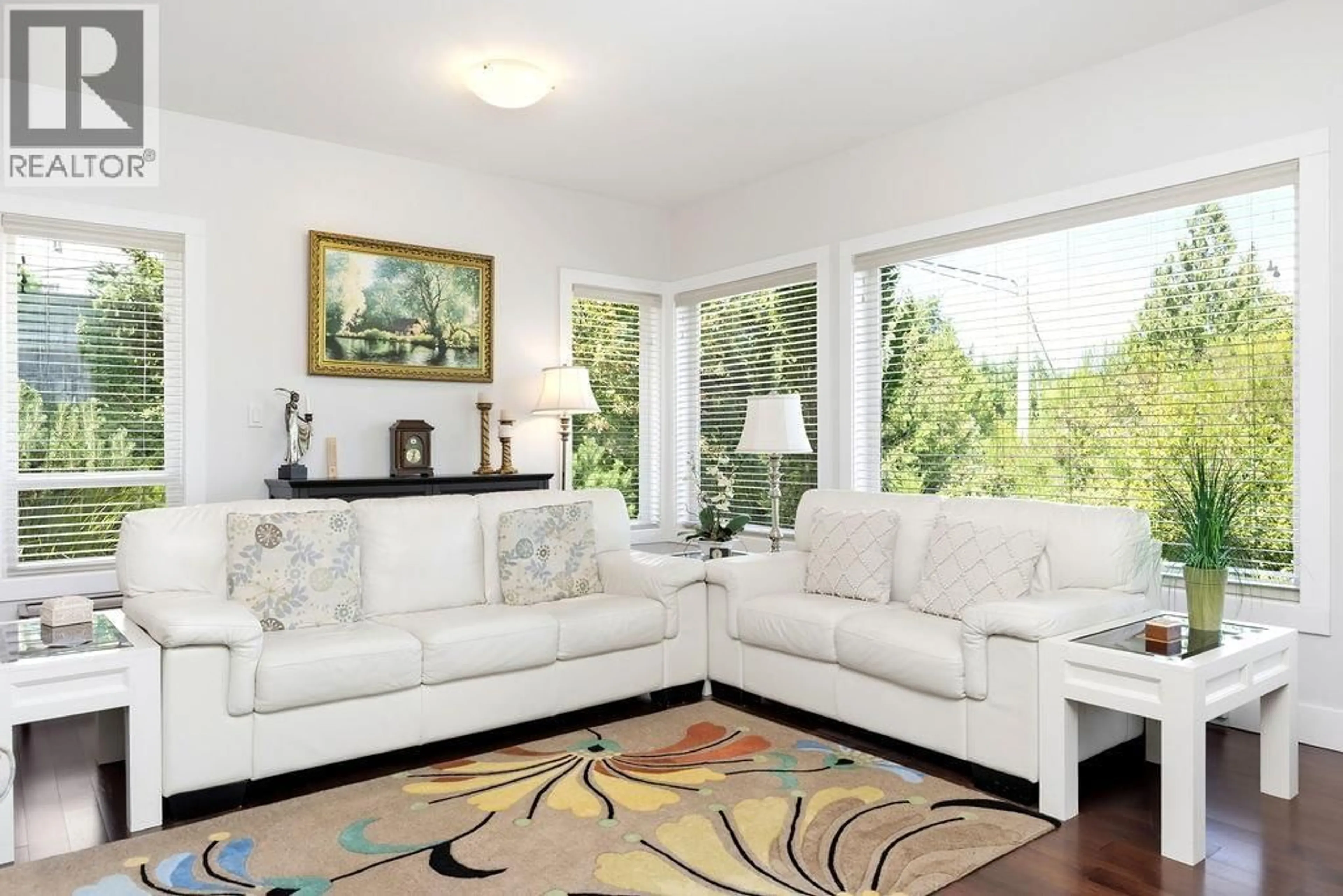 Living room with furniture, unknown for 1 - 5778 MARINE WAY, Sechelt British Columbia V7Z0L8