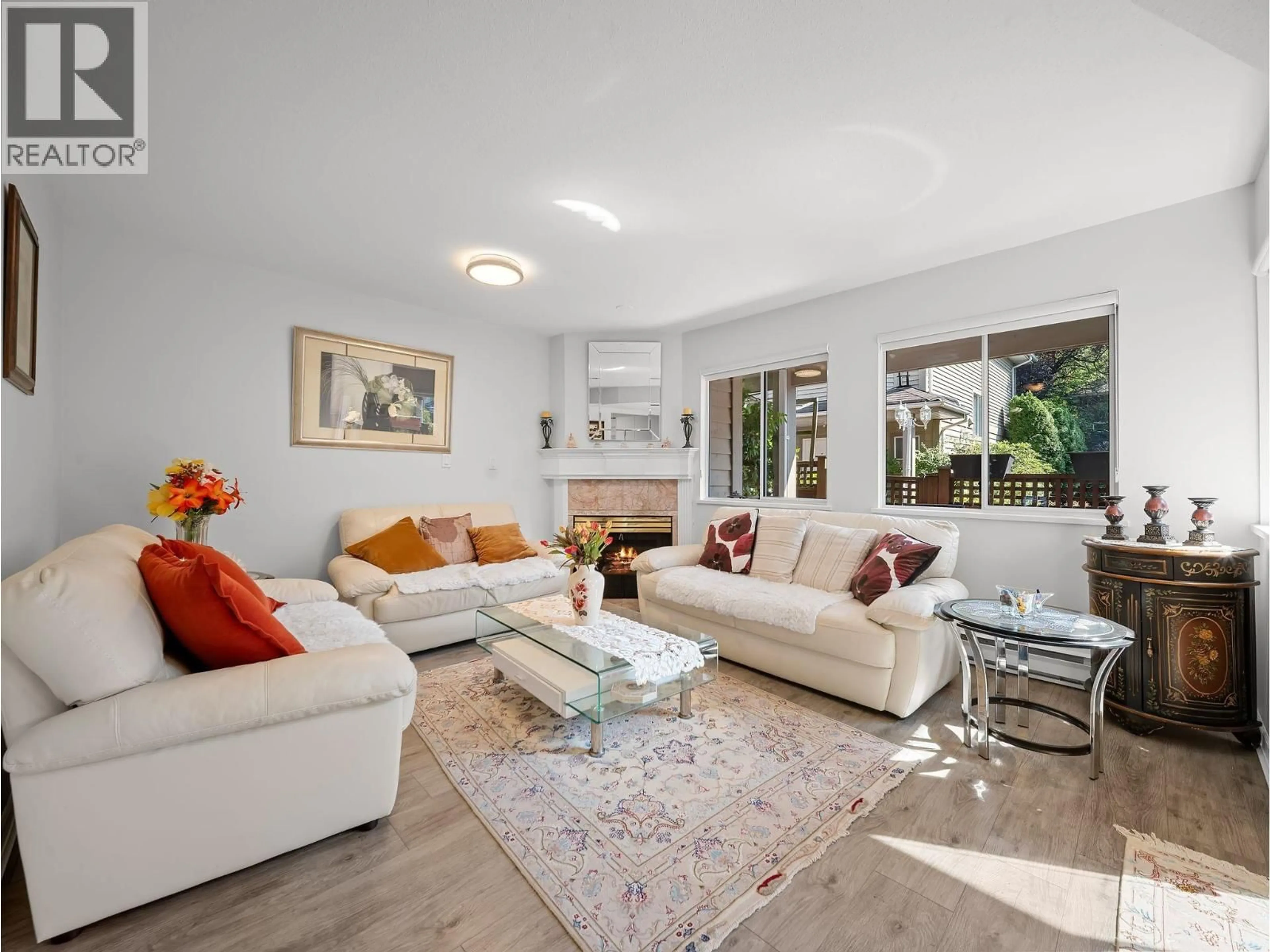 Living room with furniture, unknown for 8 - 815 TOBRUCK AVENUE, North Vancouver British Columbia V7P1V9