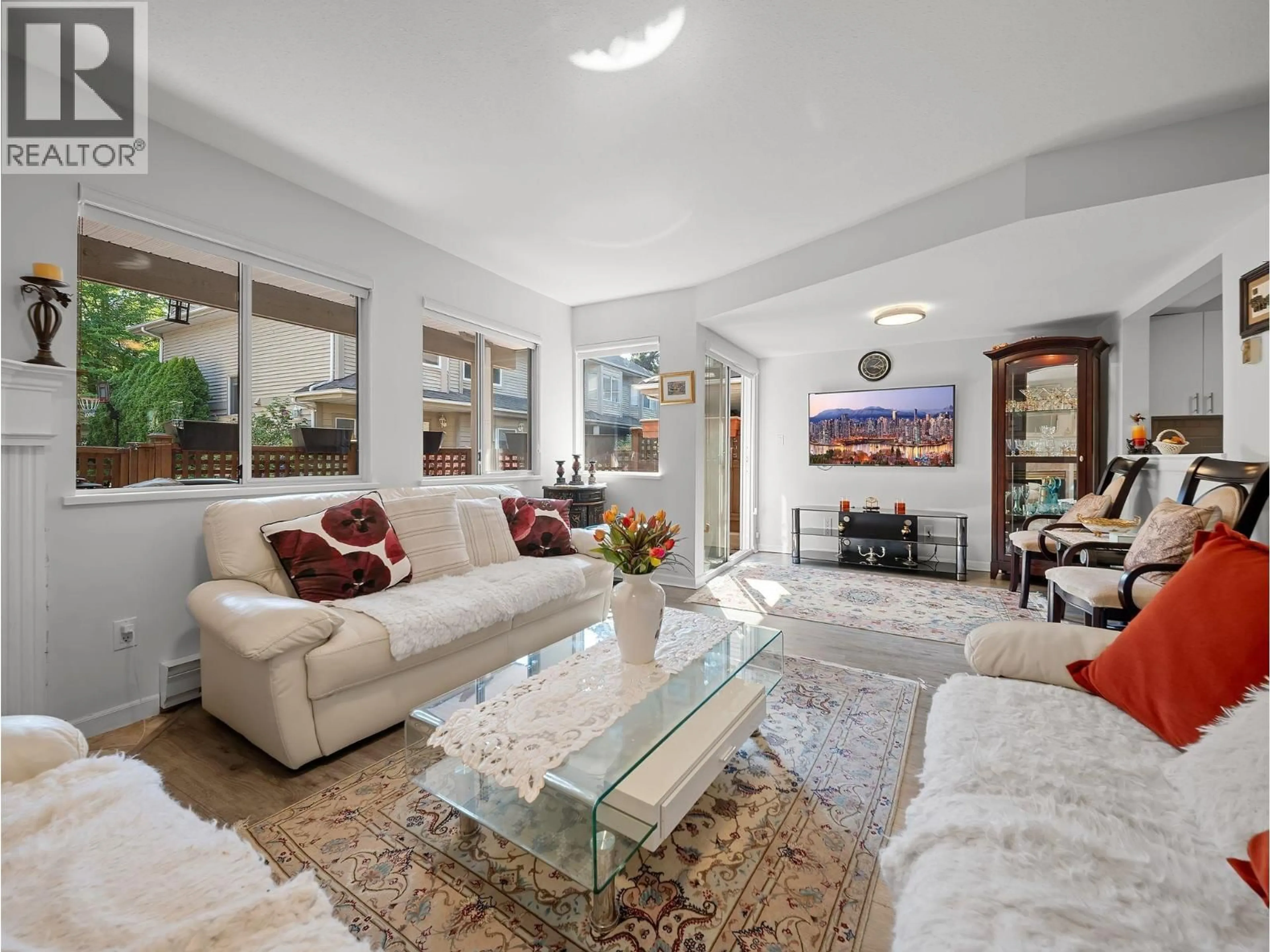 Living room with furniture, unknown for 8 - 815 TOBRUCK AVENUE, North Vancouver British Columbia V7P1V9