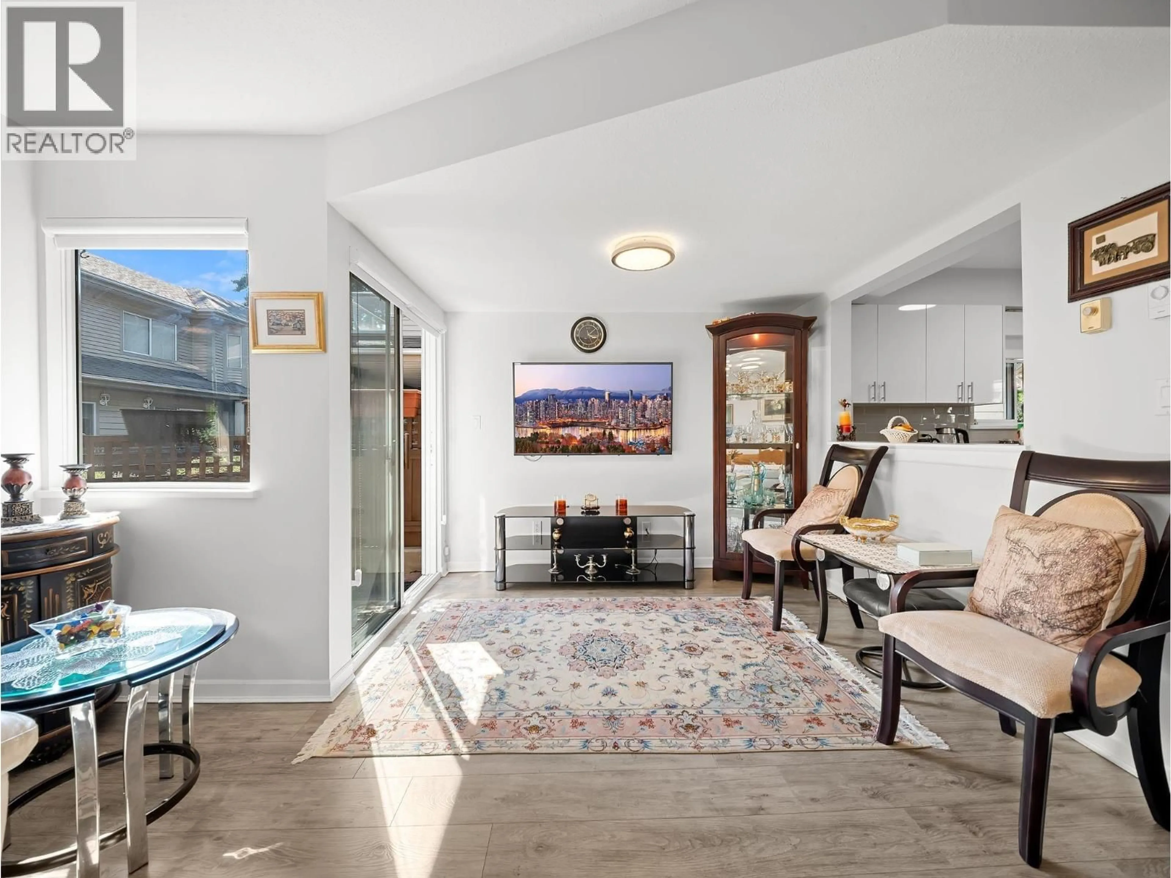 Unknown for 8 - 815 TOBRUCK AVENUE, North Vancouver British Columbia V7P1V9