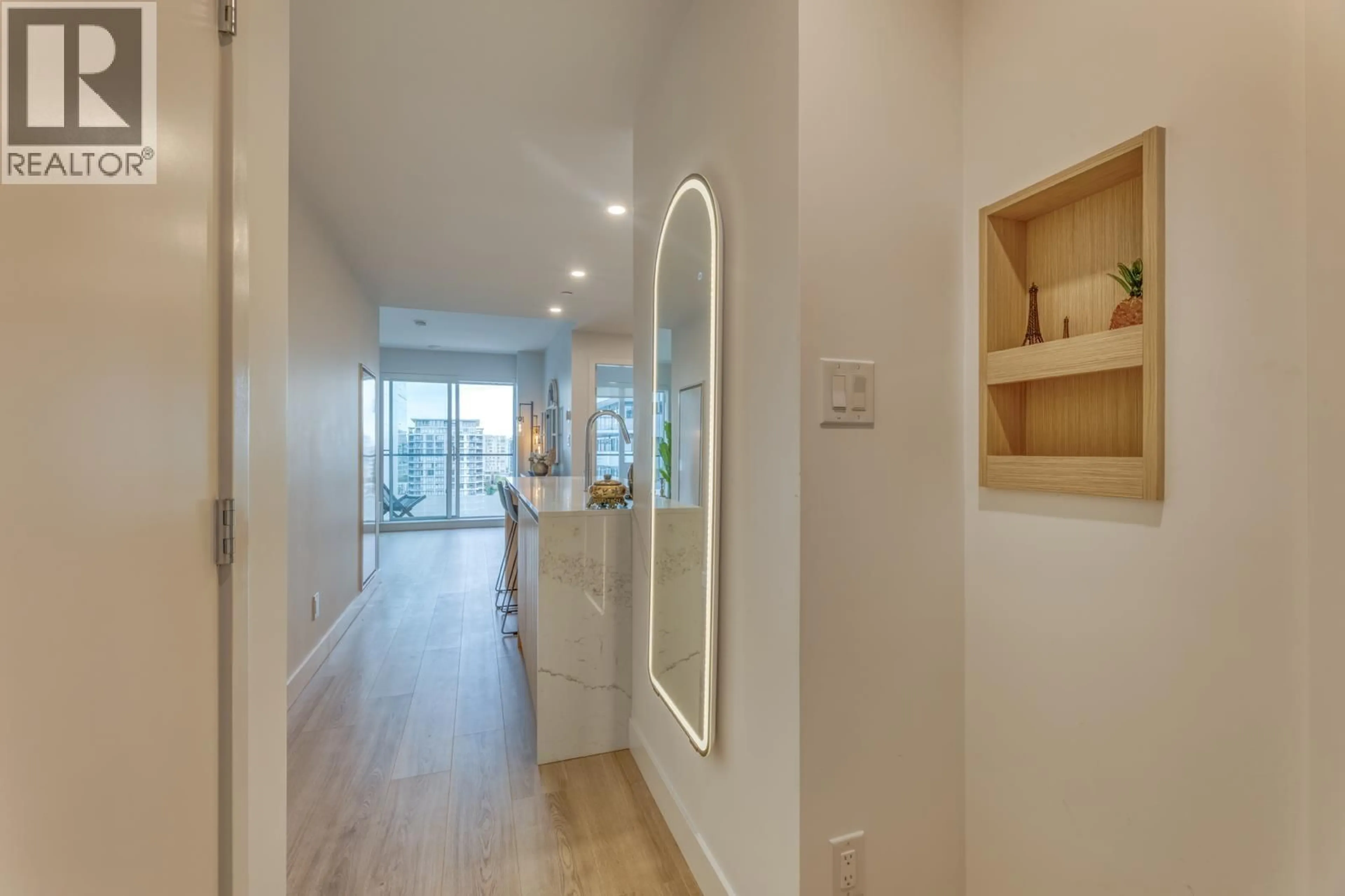 Indoor entryway for 1207 - 5593 NO. 3 ROAD, Richmond British Columbia V6X0X6