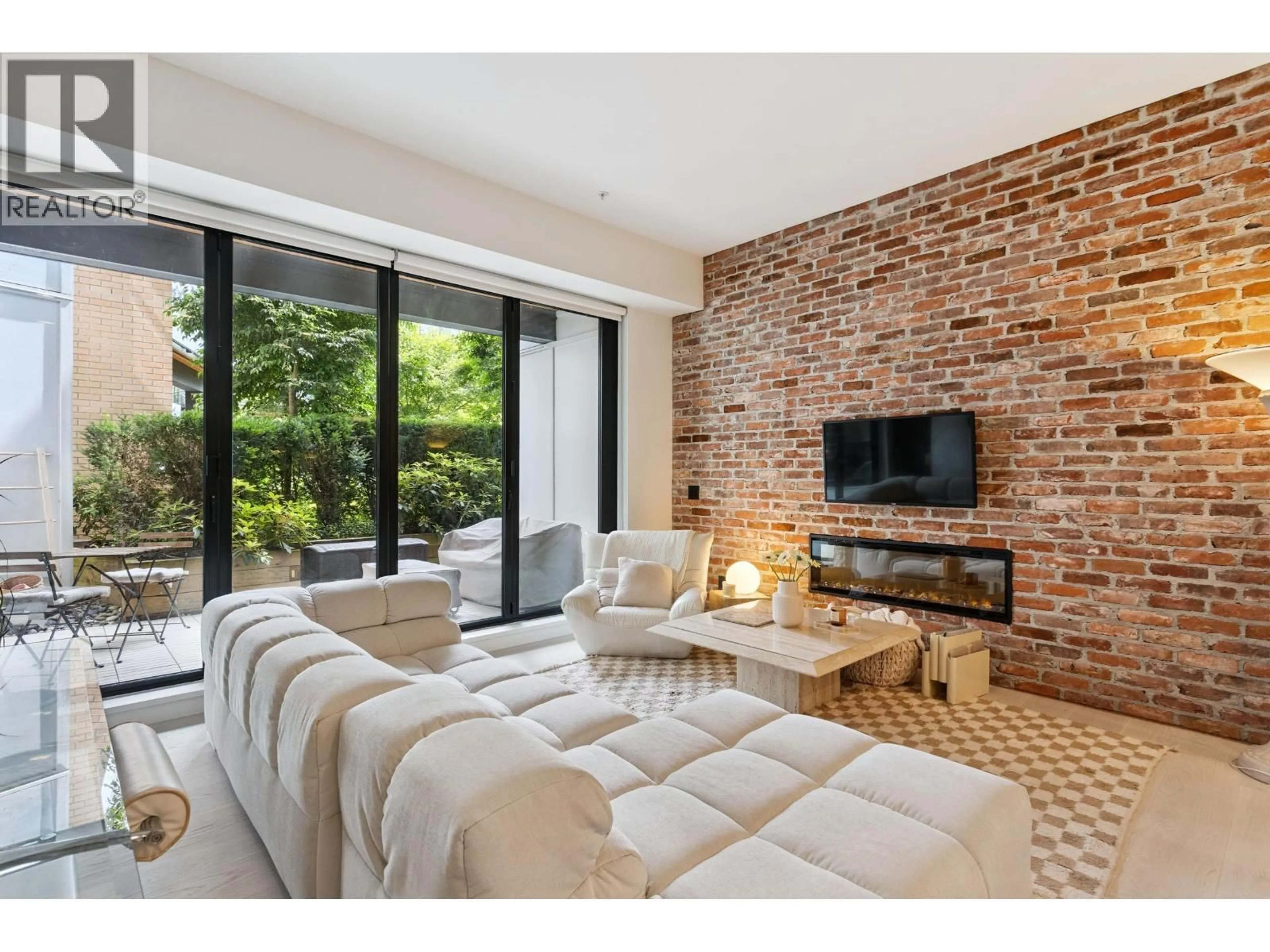 Living room with furniture, ceramic/tile floor for 109 - 300 SALTER STREET, New Westminster British Columbia V3M0L9