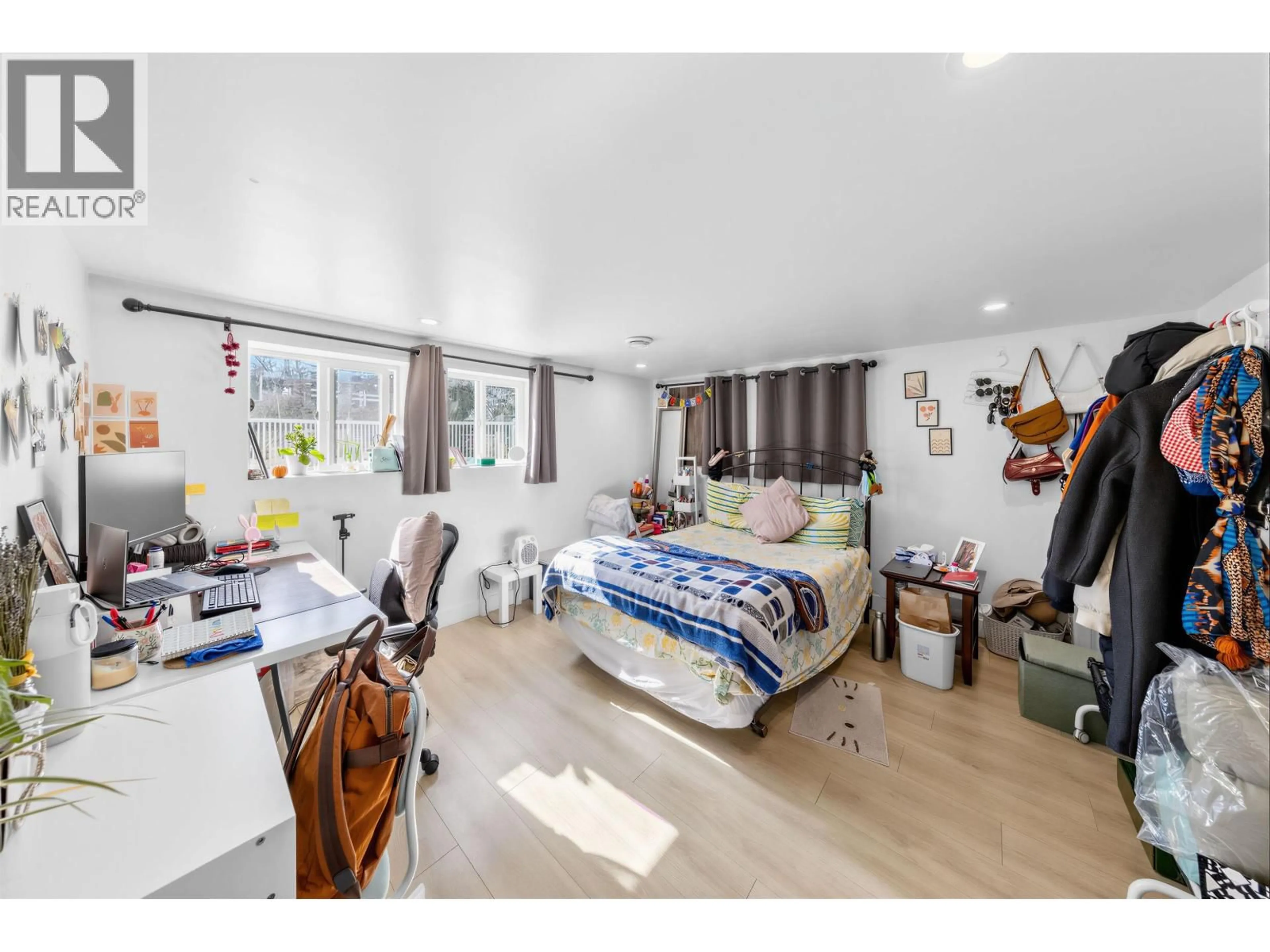 A pic of a room for 2079 46TH AVENUE, Vancouver British Columbia V6M2K8