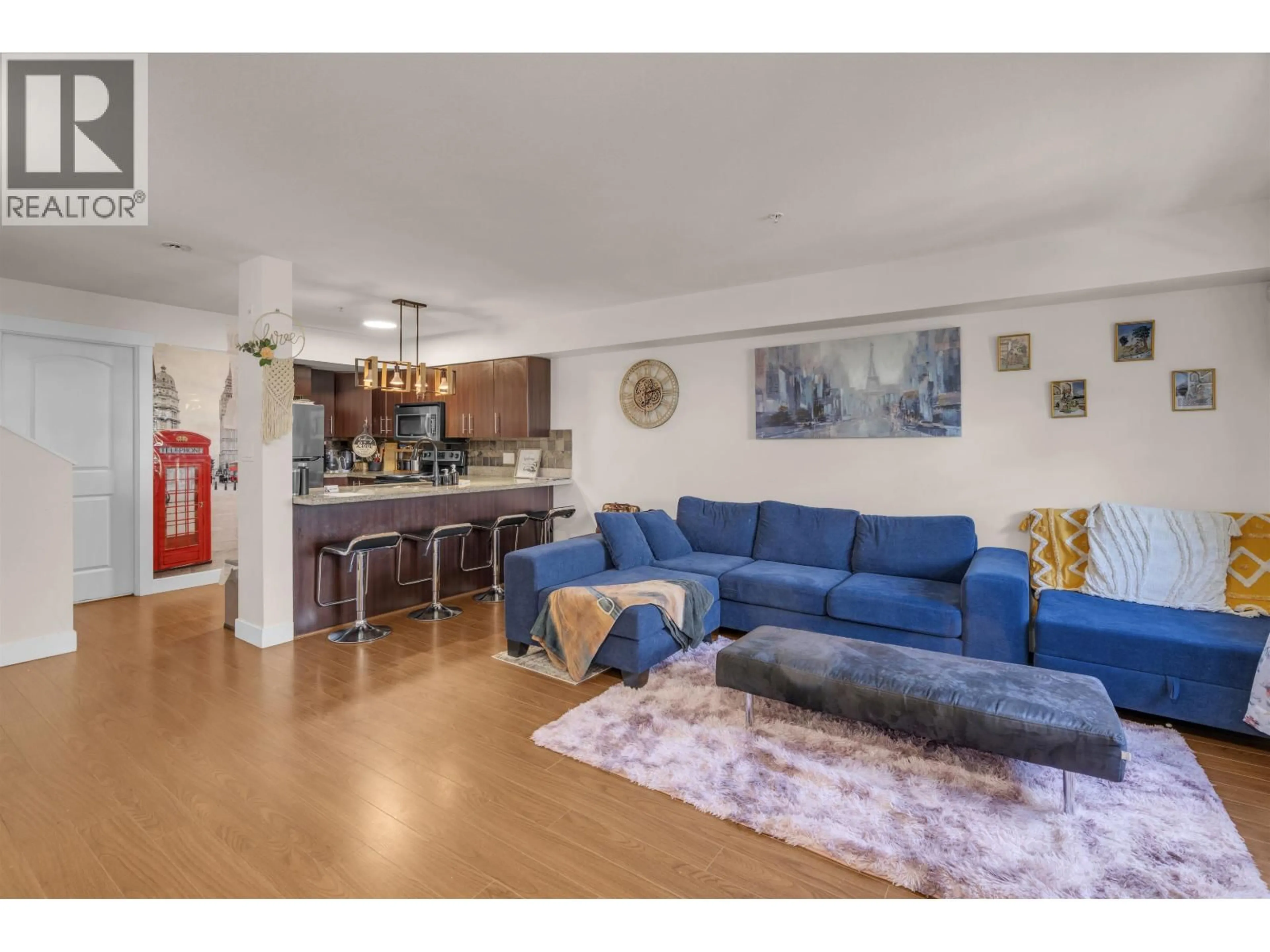 Living room with furniture, unknown for 37 - 7428 14TH AVENUE, Burnaby British Columbia V3N0C2