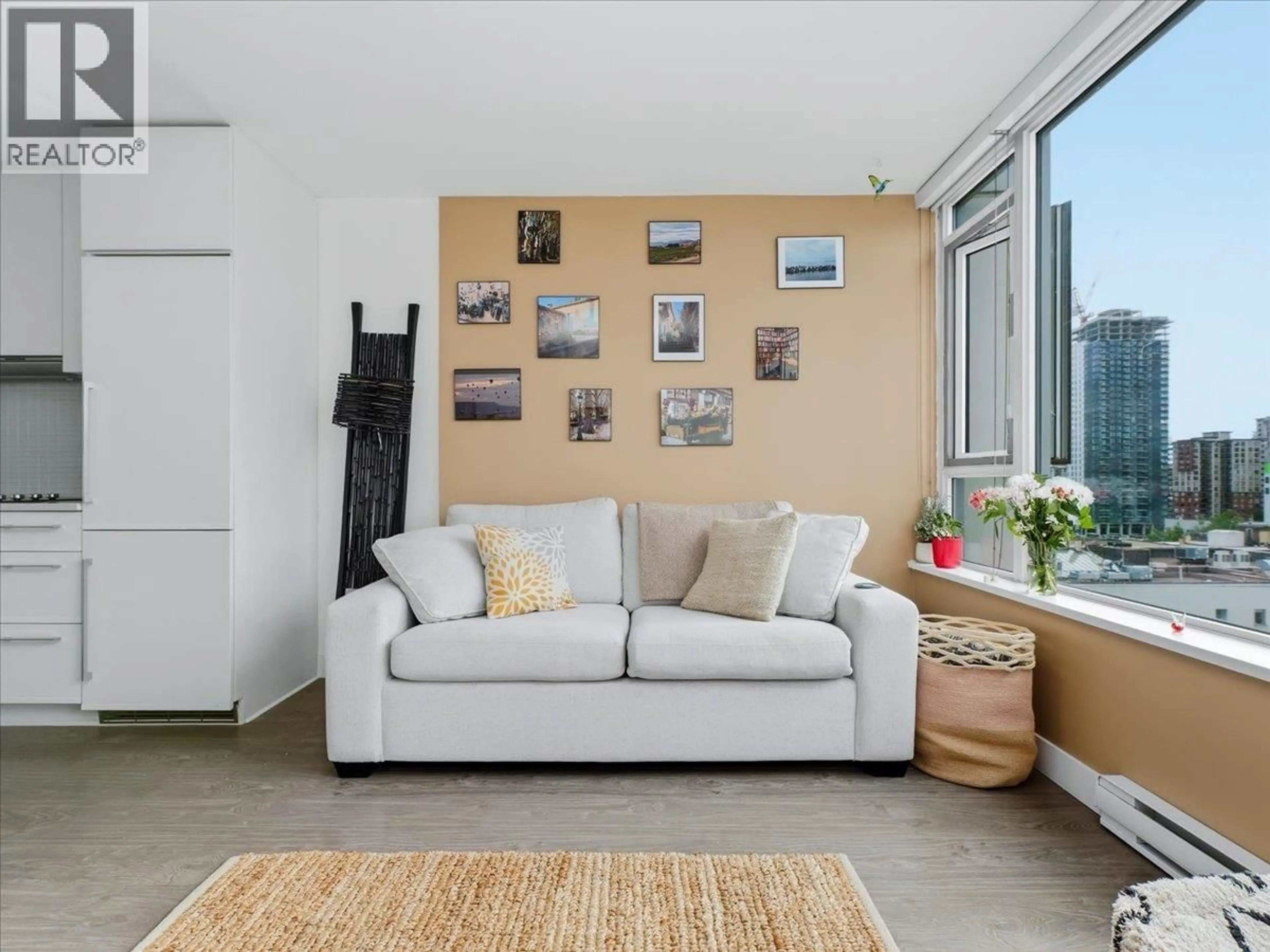 Living room with furniture, unknown for 1504 - 668 COLUMBIA STREET, New Westminster British Columbia V3M1A9