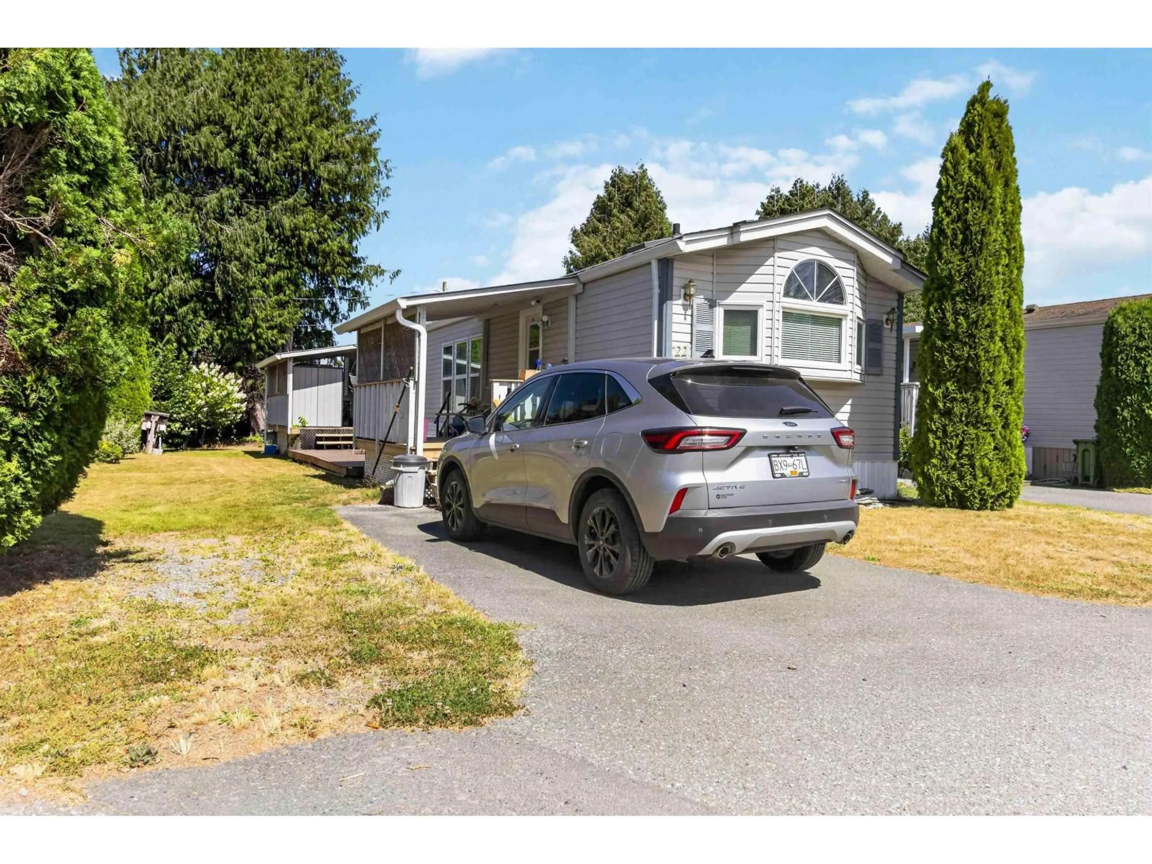 Home with vinyl exterior material, street for 22 - 44565 MONTE VISTA DRIVE, Chilliwack British Columbia V2R5Y4