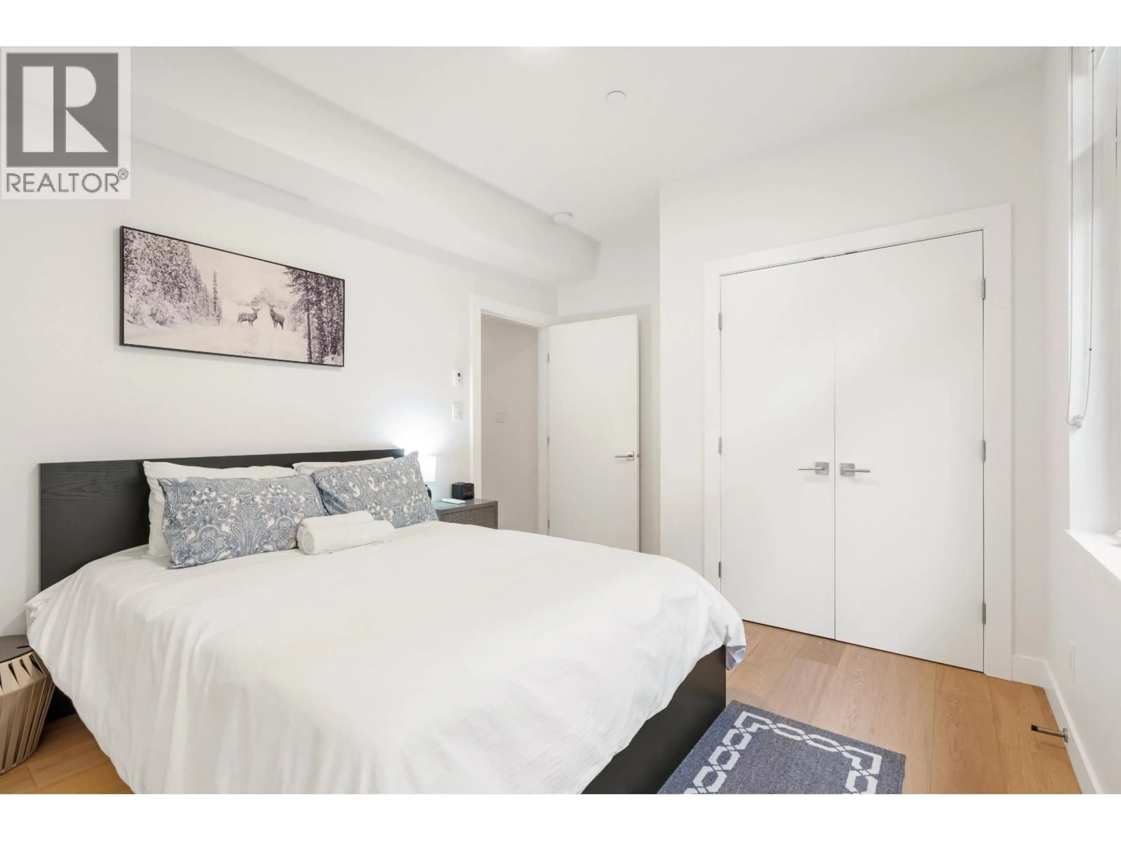 A pic of a room for 2727 14TH AVENUE, Vancouver British Columbia V6K2X1