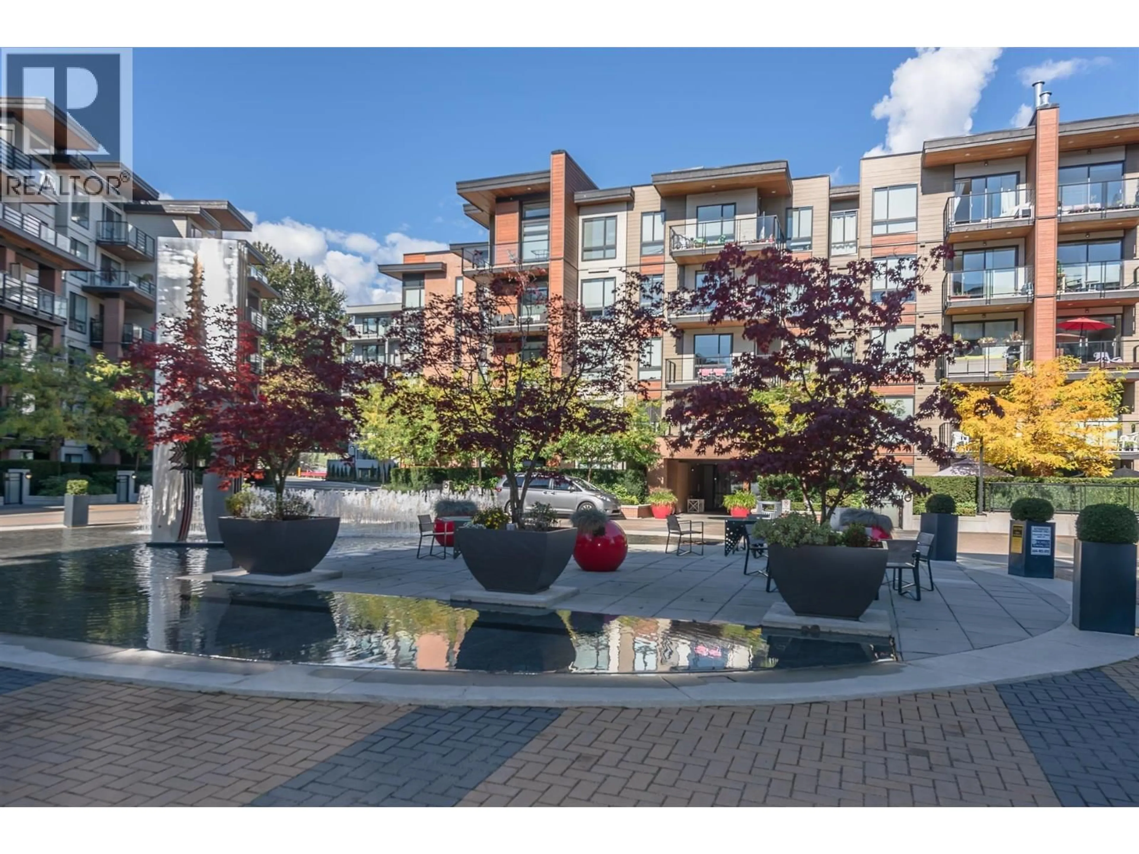 Patio, street for 404 - 719 3RD STREET, North Vancouver British Columbia V7M0E7
