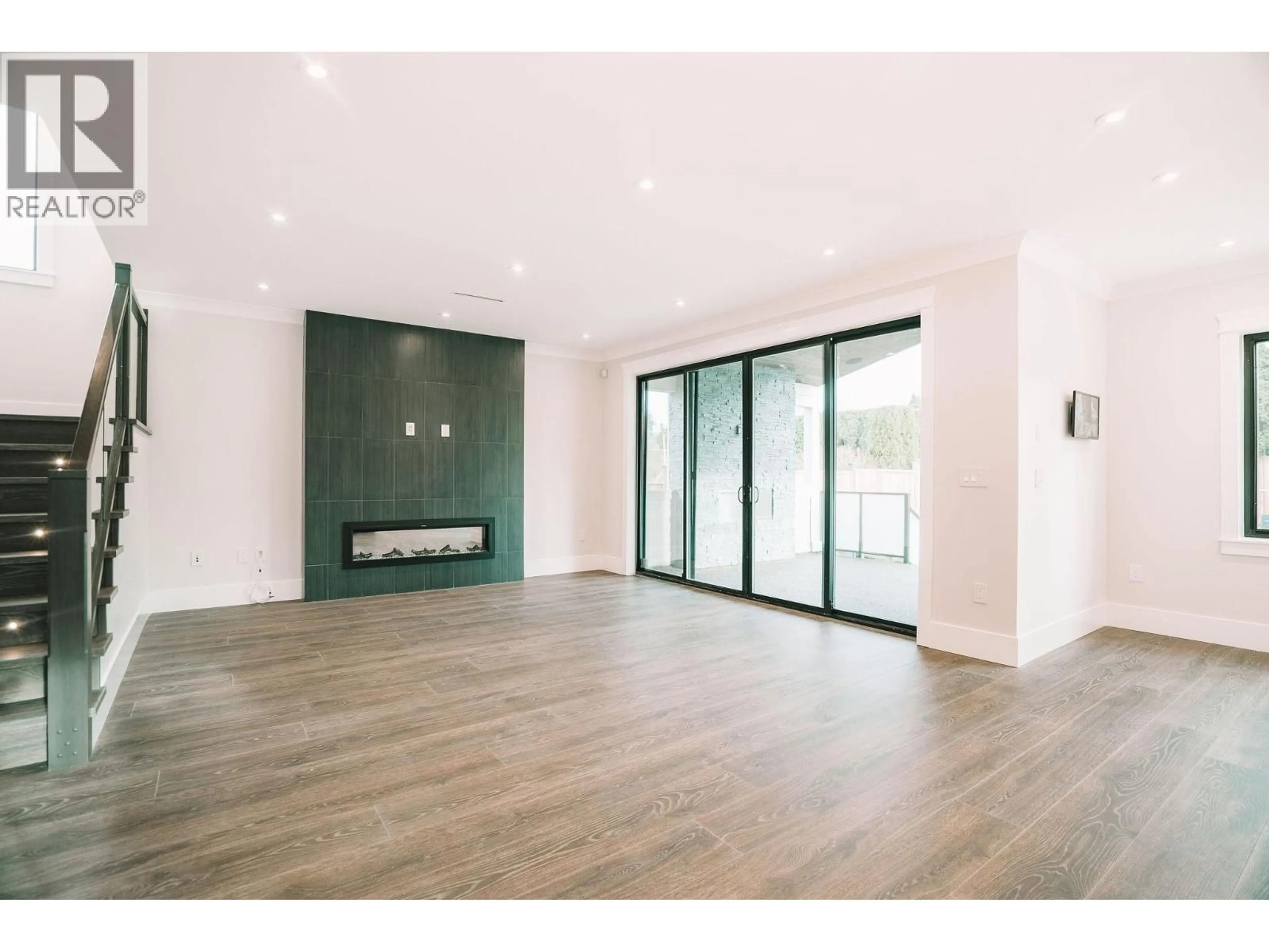 A pic of a room for 306 EIGHTH AVENUE, New Westminster British Columbia V3L1Y2