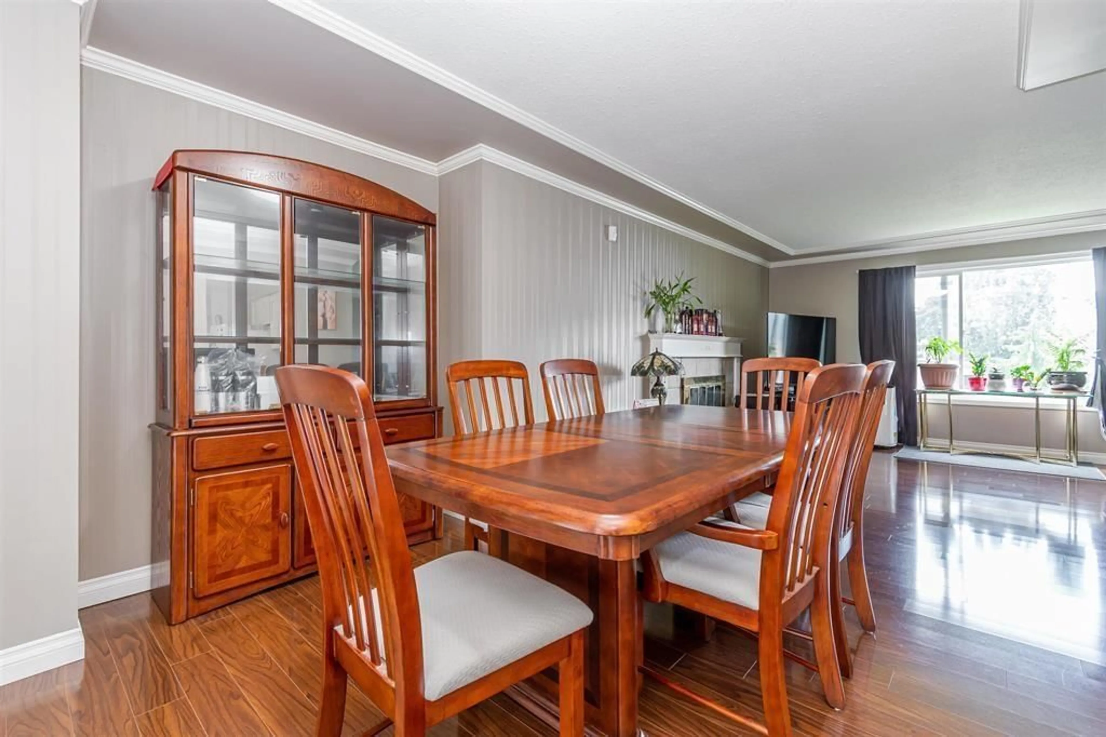 Dining room, wood/laminate floor for 10510 CONRAD STREET, Chilliwack British Columbia V2P7C9
