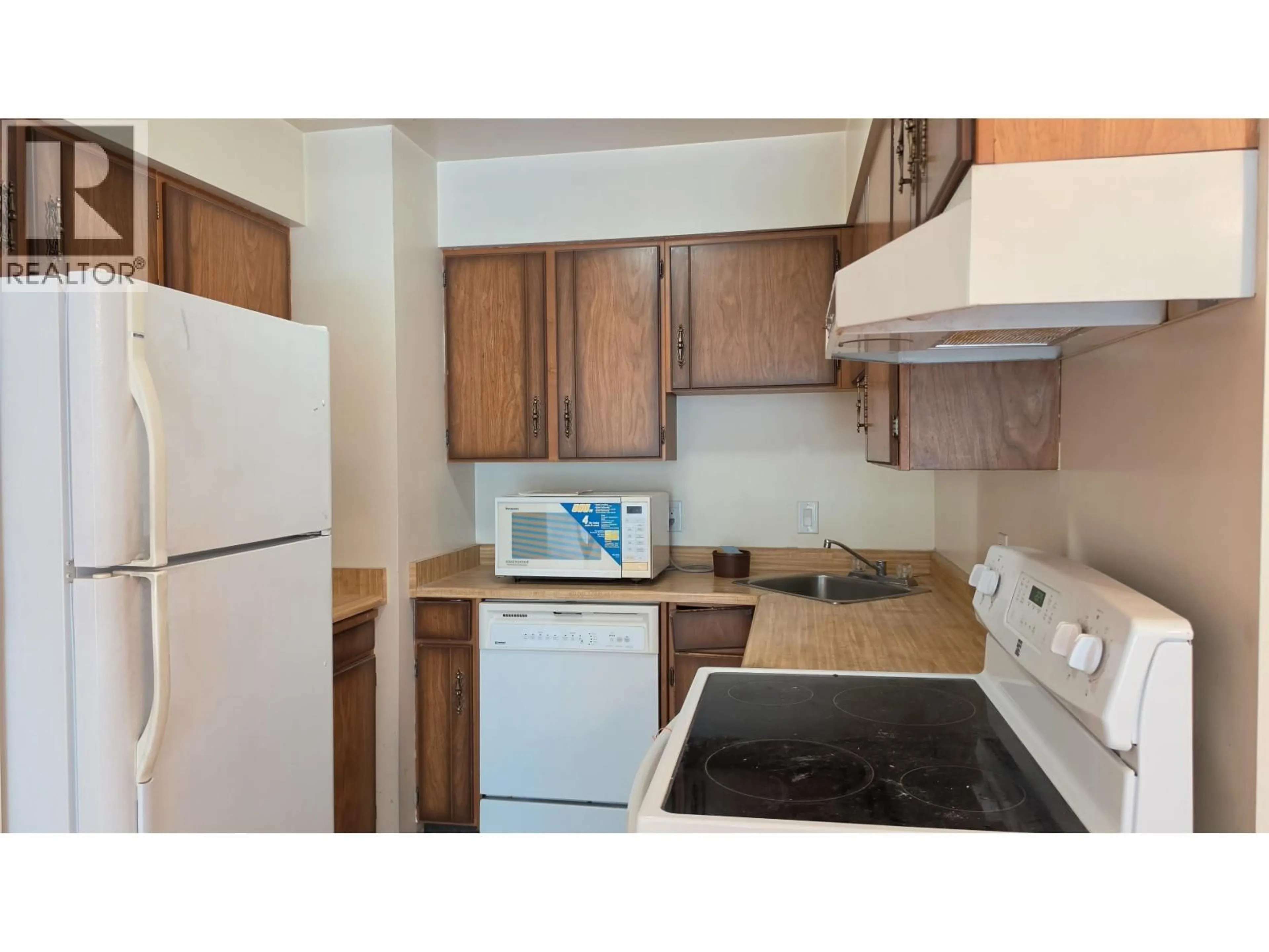 Standard kitchen, unknown for 406 - 1717 HARO STREET, Vancouver British Columbia V6G1H1