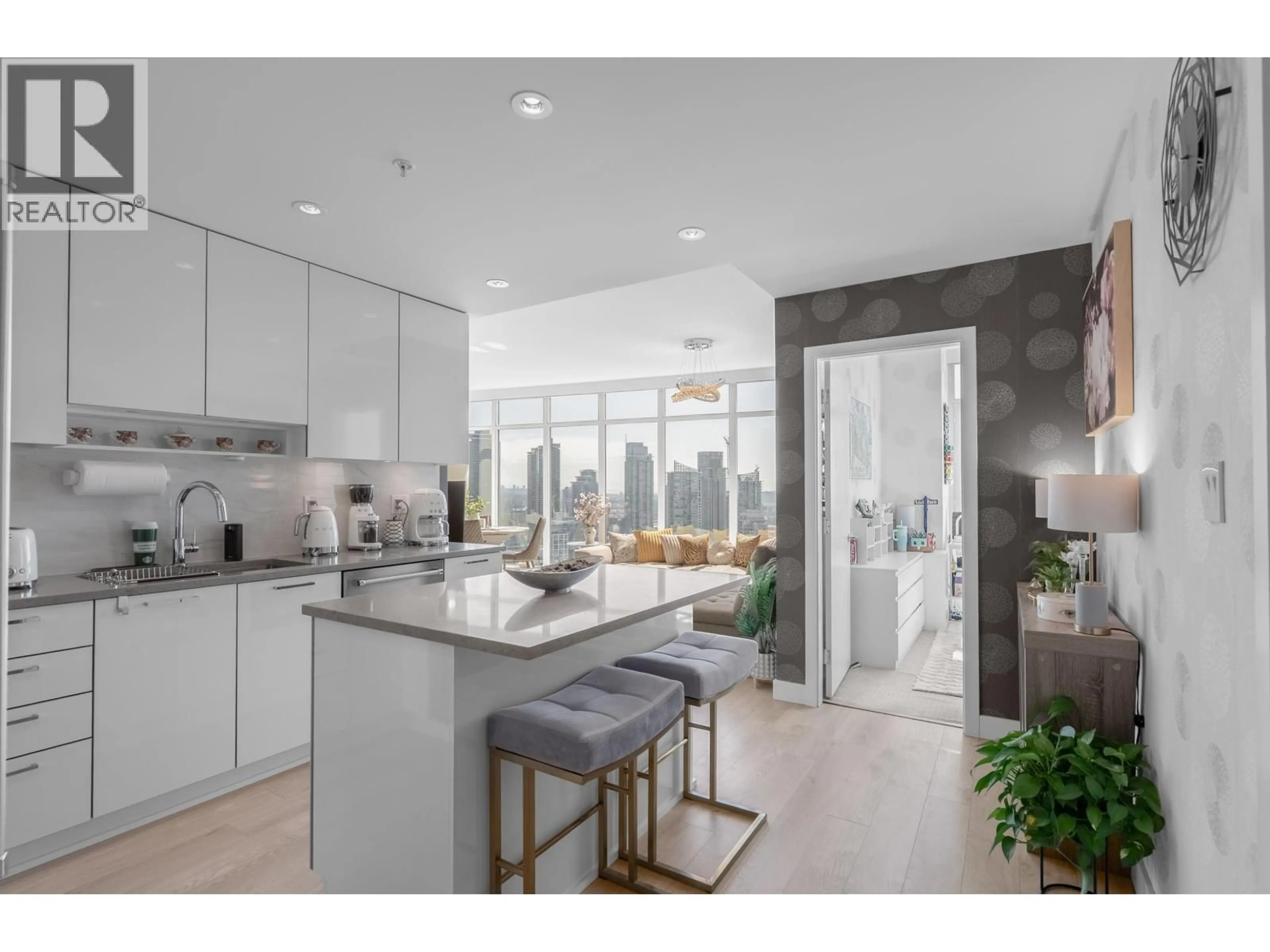 Open concept kitchen, ceramic/tile floor for 4010 - 1788 GILMORE AVENUE, Burnaby British Columbia V5C0L5