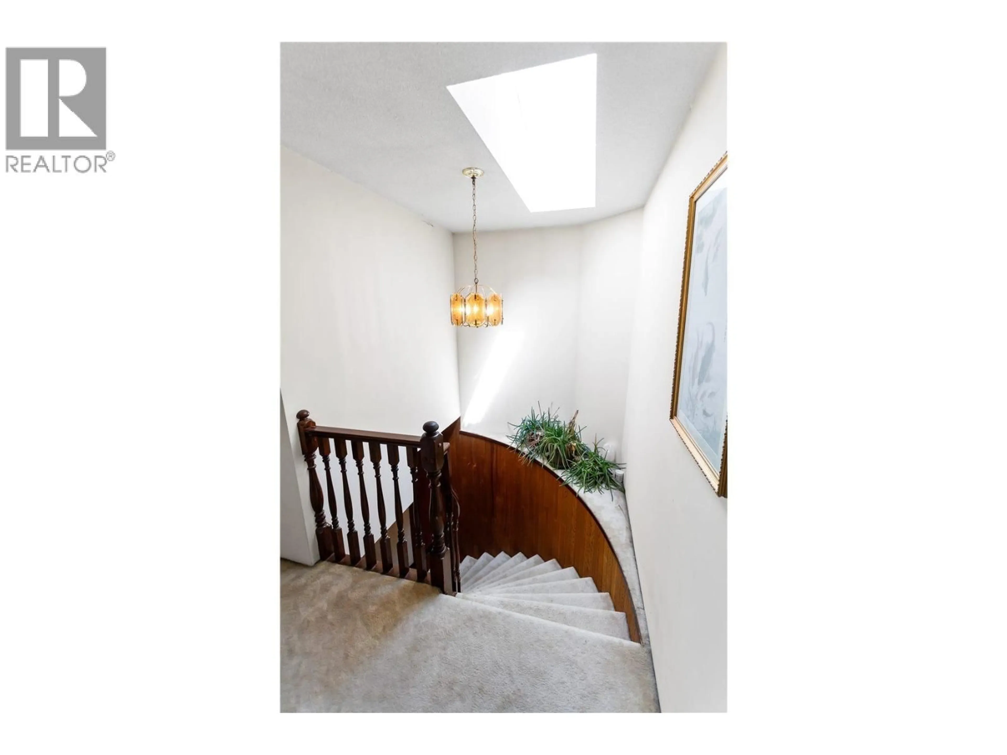 Unknown for 2986 3RD AVENUE, Vancouver British Columbia V5M1H8