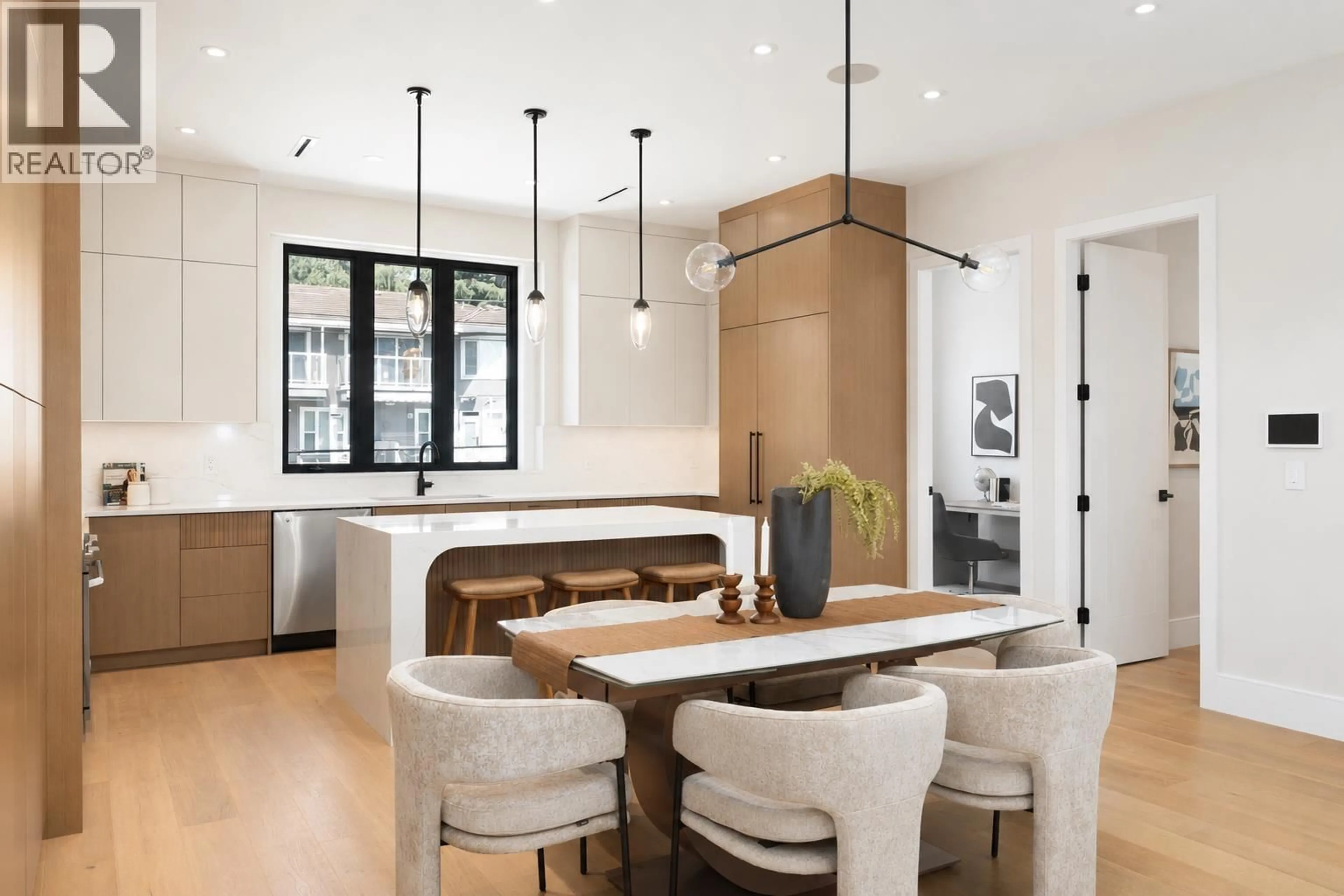 Contemporary kitchen, unknown for 4 - 3874 WINLAKE CRESCENT, Burnaby British Columbia V5A2G5