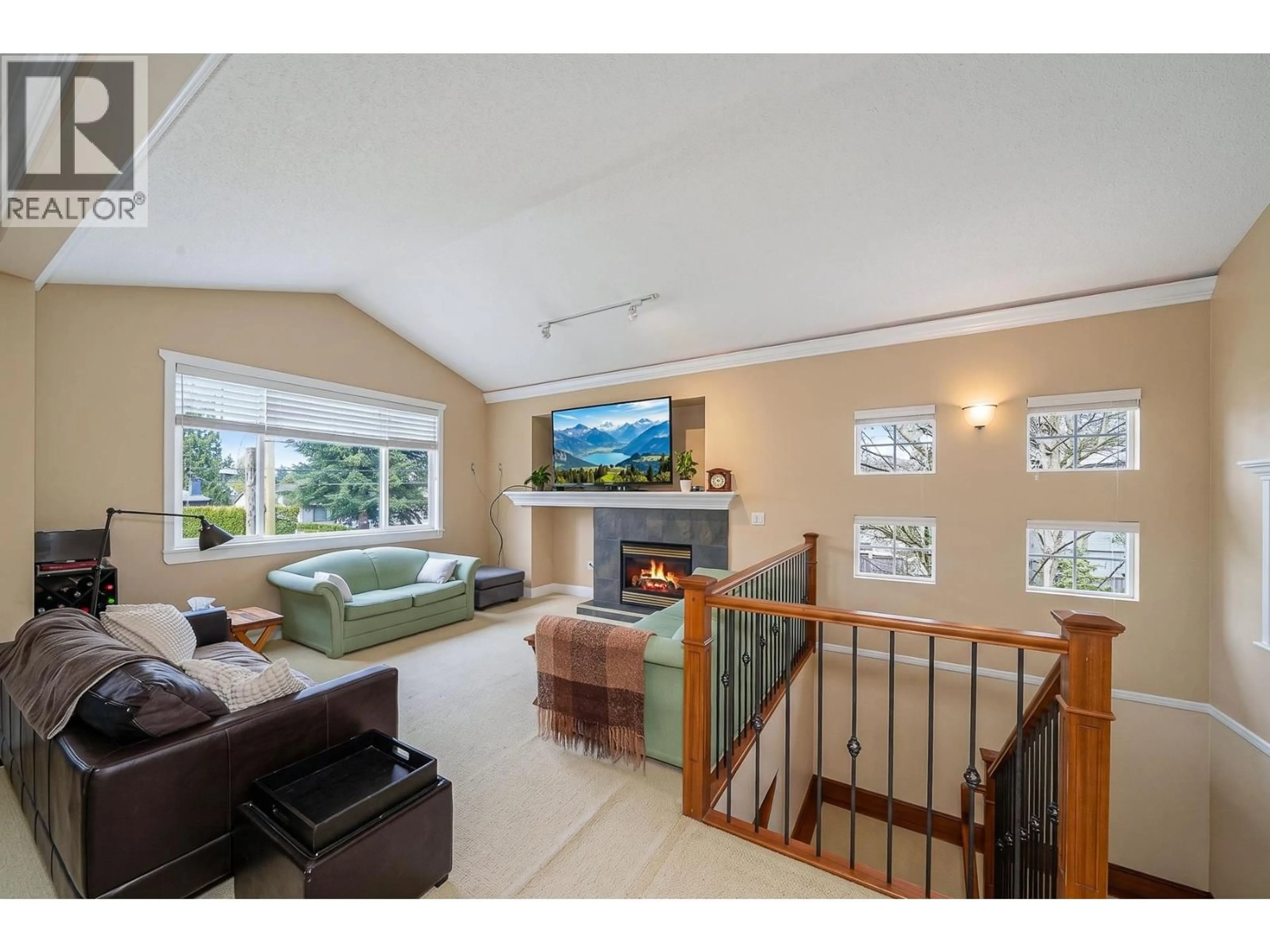Living room with furniture, unknown for 735 SCHOOLHOUSE STREET, Coquitlam British Columbia V3J5S1