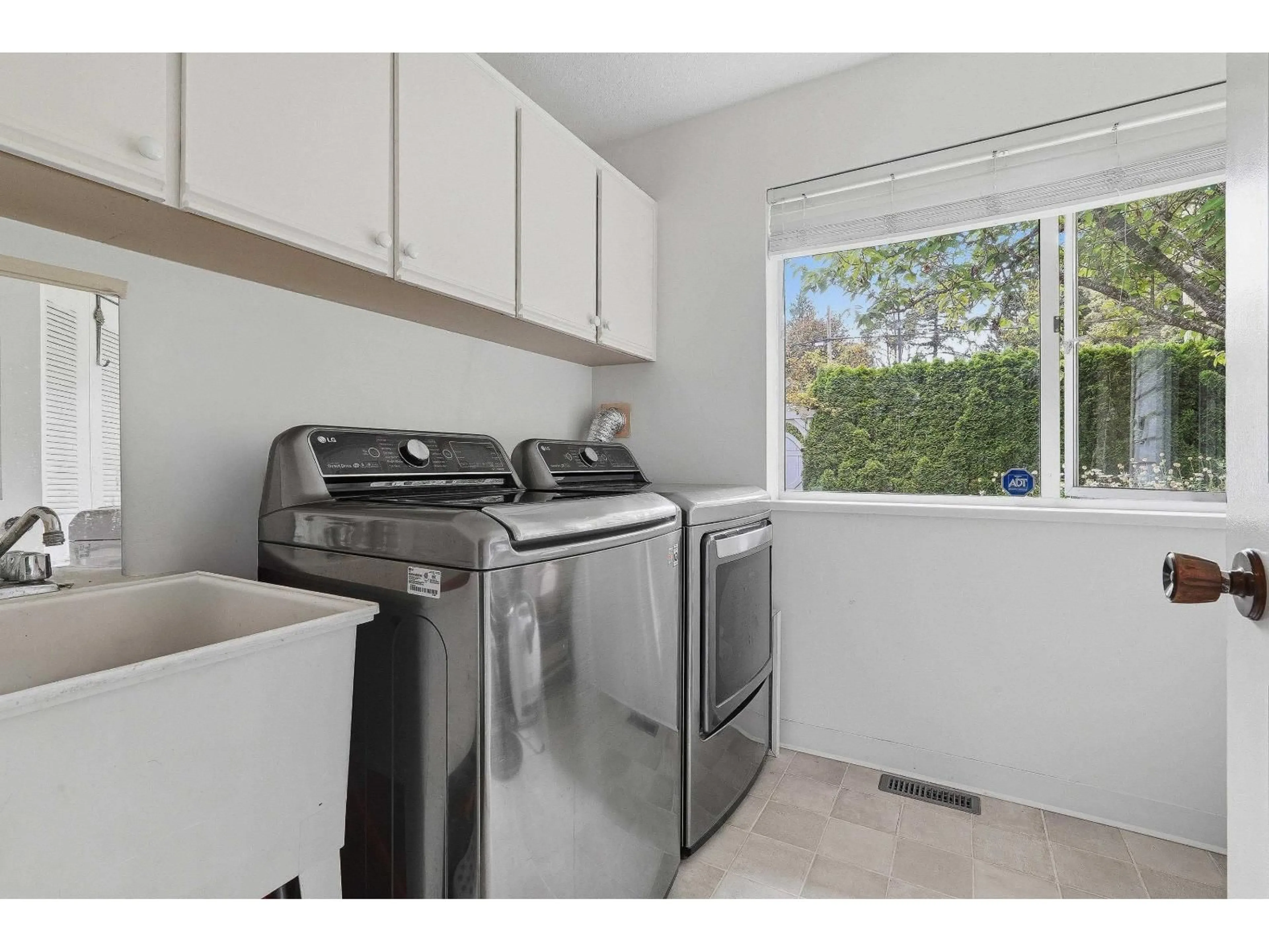 Laundry room for 1364 160 STREET, Surrey British Columbia V4A4W8