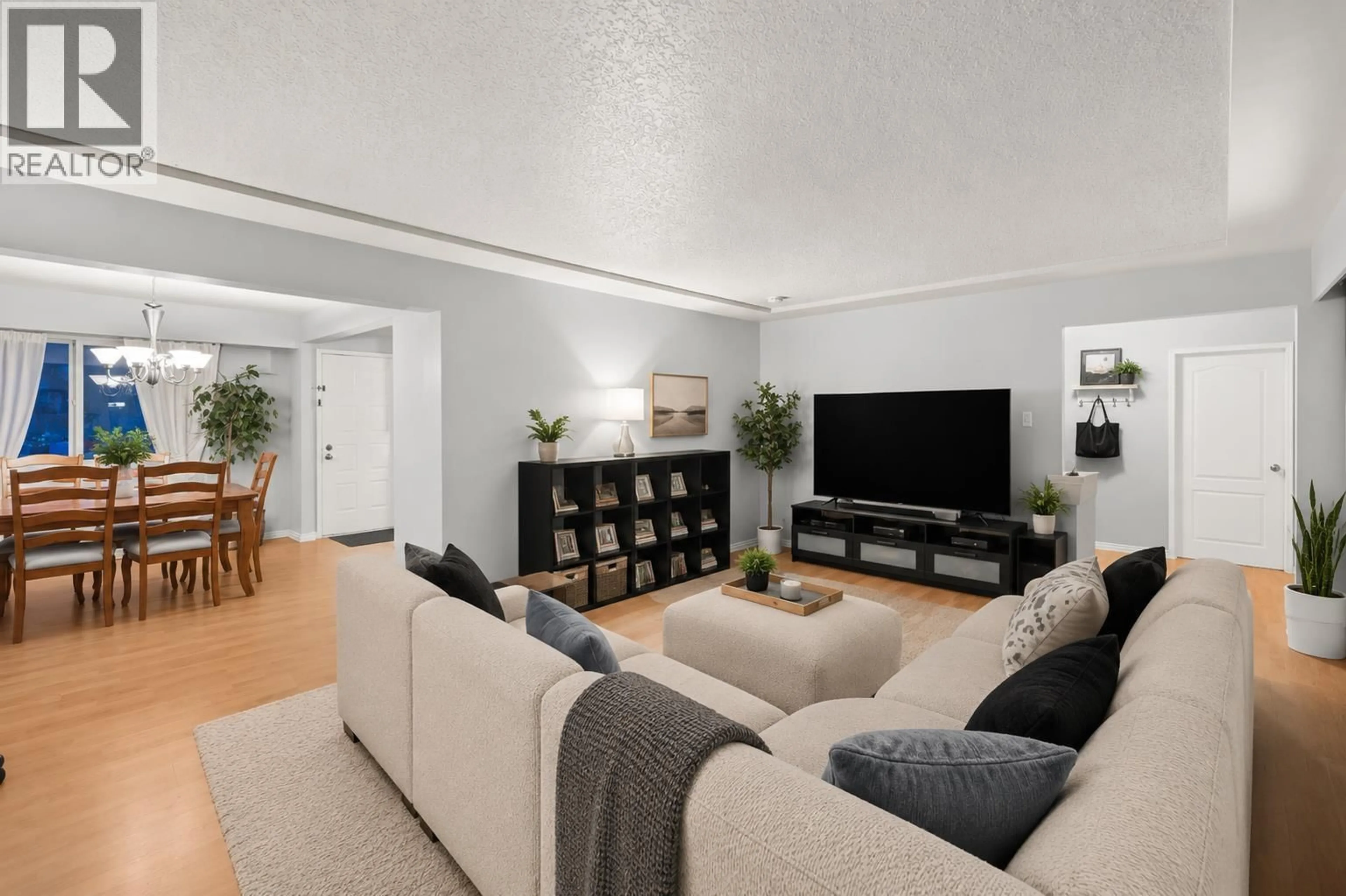 Living room with furniture, unknown for 3949 SEFTON STREET, Port Coquitlam British Columbia V3B3S2