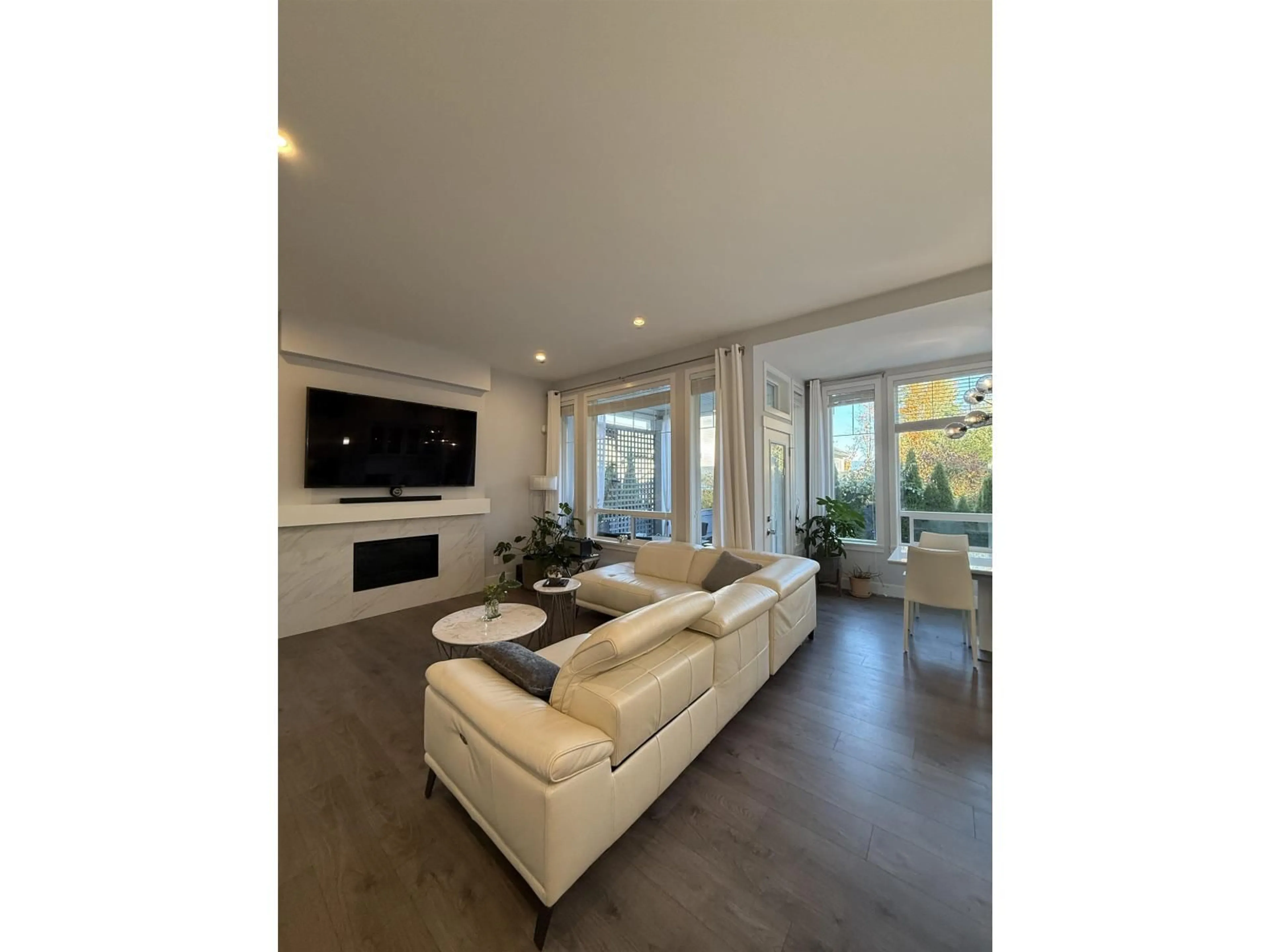 Living room with furniture, unknown for 20455 83A AVENUE, Langley British Columbia V2Y0S2