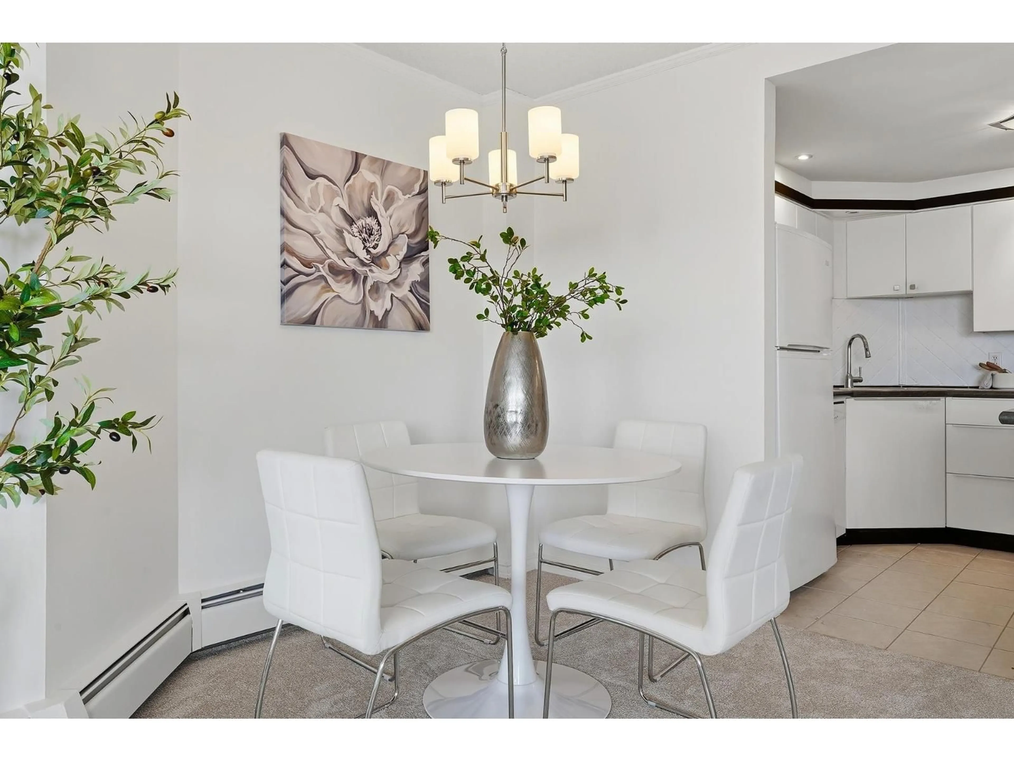 Dining room, ceramic/tile floor for 303 - 1480 FOSTER STREET, White Rock British Columbia V4B3X7