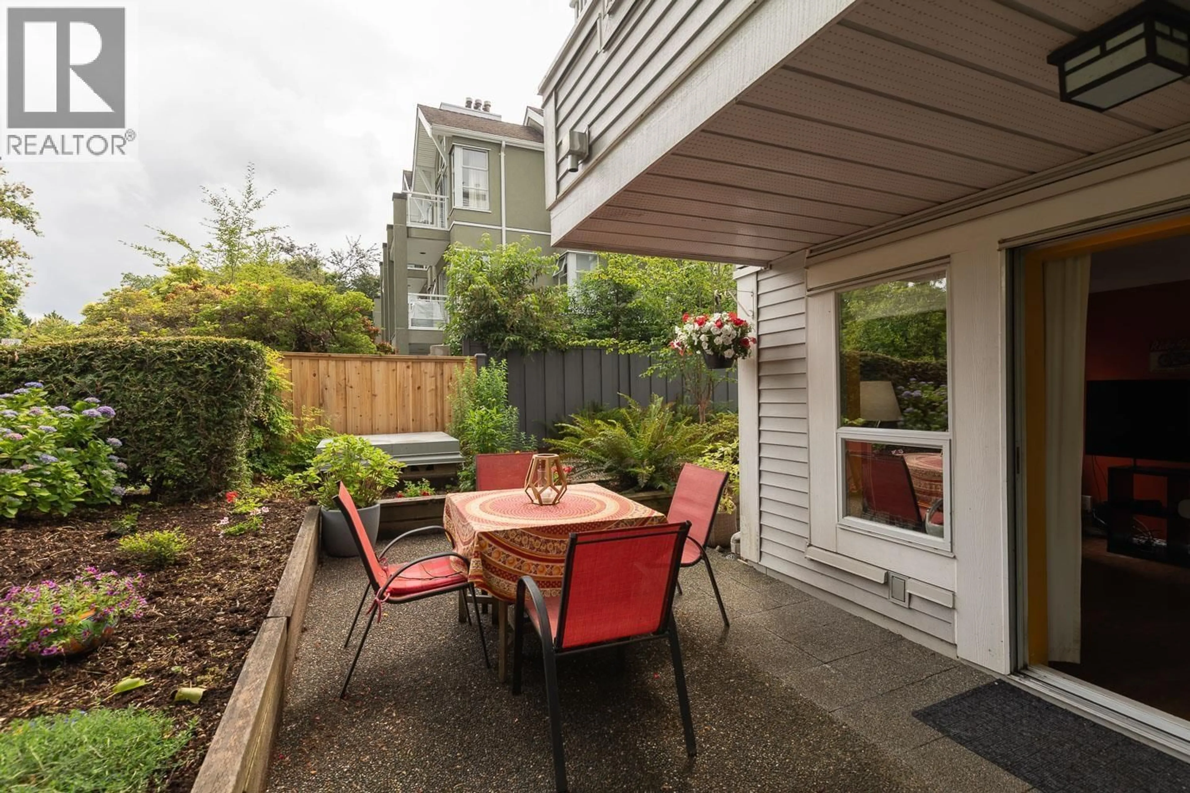 Patio, street for 106 - 876 14TH AVENUE, Vancouver British Columbia V5Z1R1